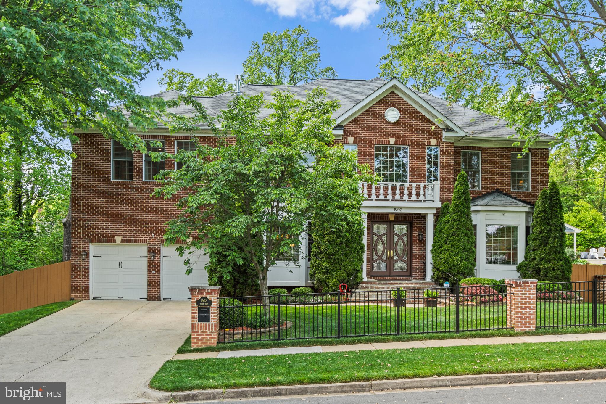 PIMMIT VIEW - Residential