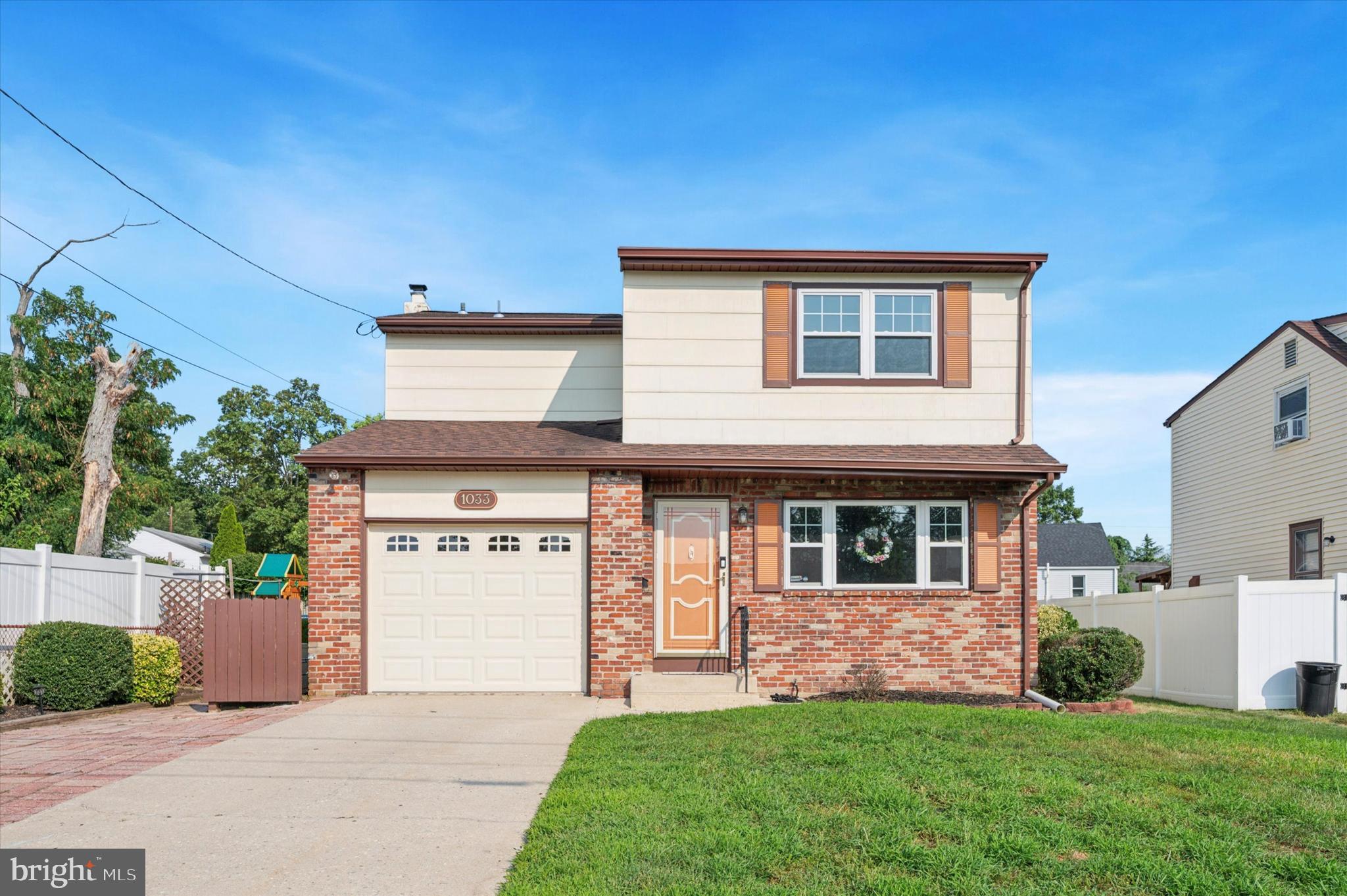1033 W FRONT STREET
