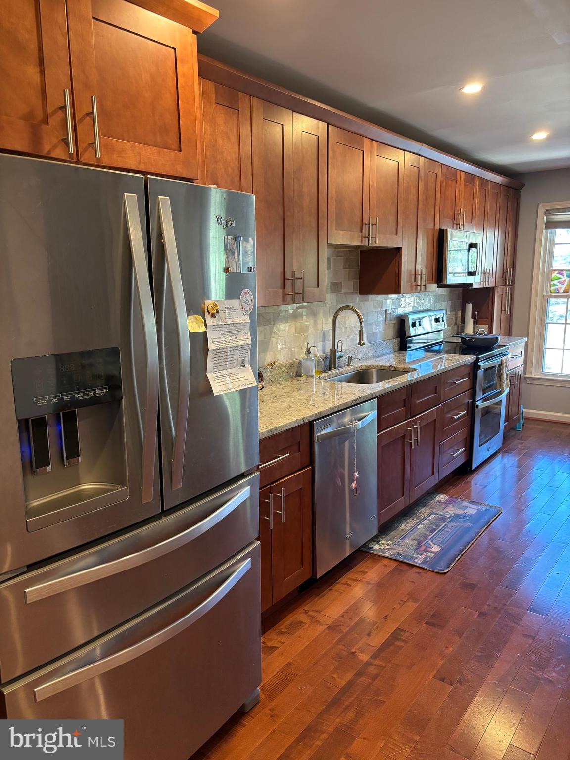 FOREST HILLS COMMONS - Residential Lease