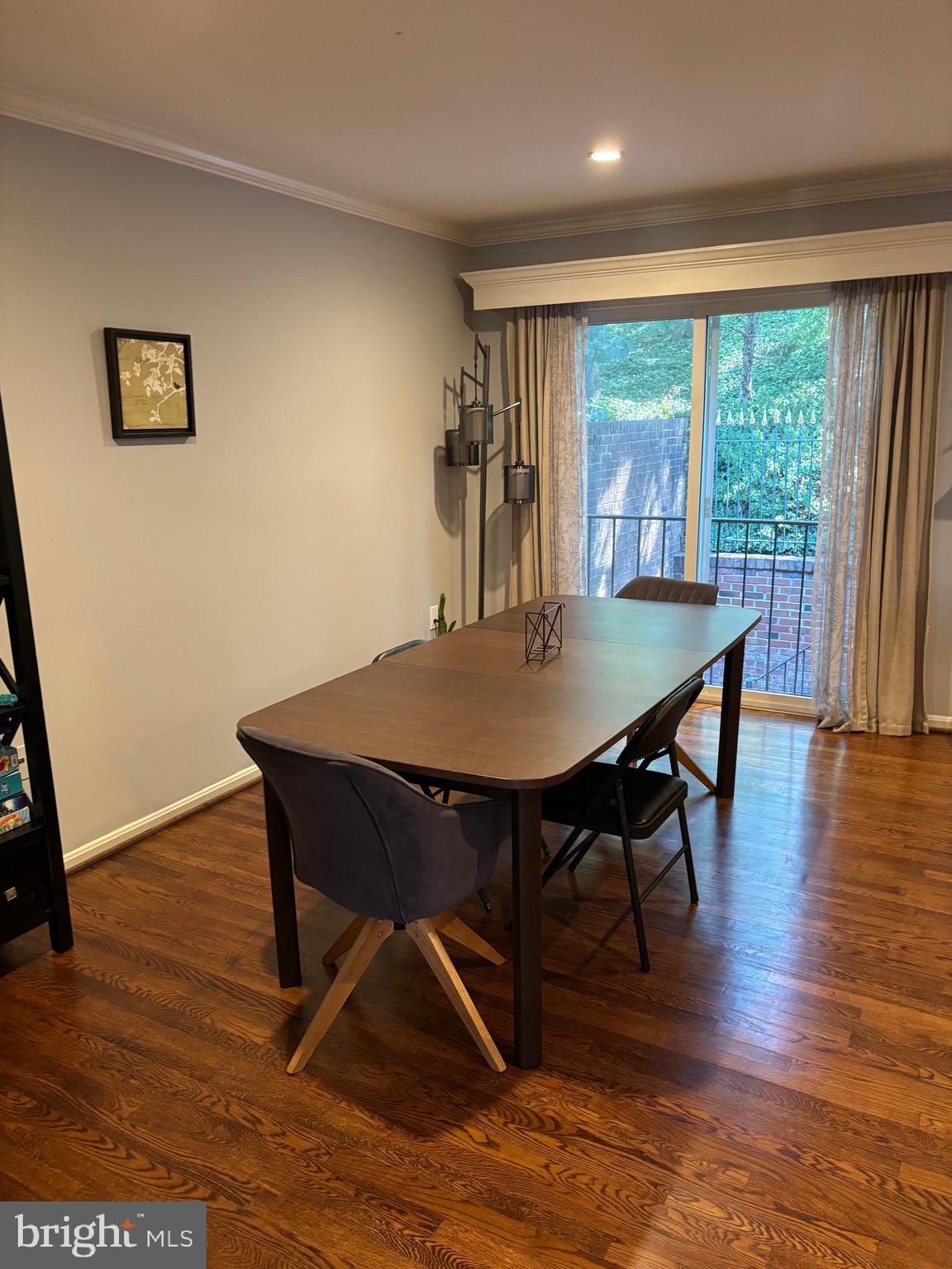 FOREST HILLS COMMONS - Residential Lease