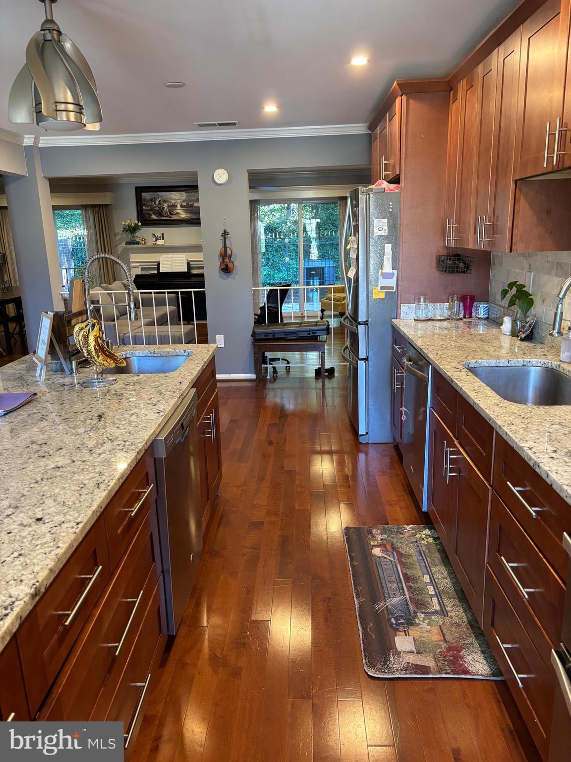 FOREST HILLS COMMONS - Residential Lease