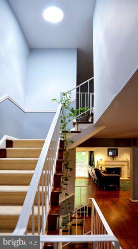 FOREST HILLS COMMONS - Residential Lease