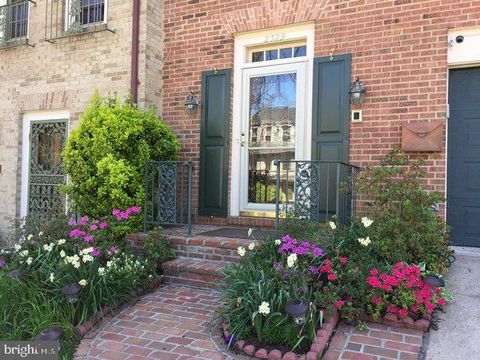 2329 S QUEEN STREET ARLINGTON VA 22202