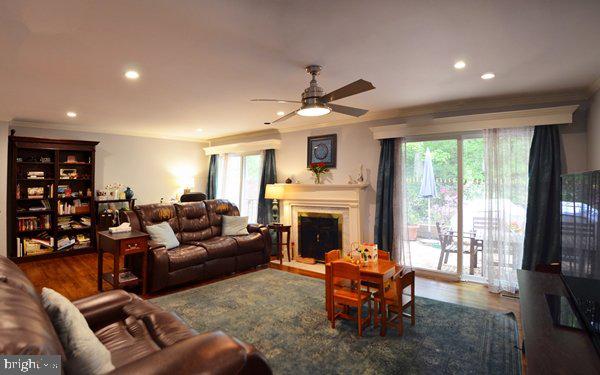 FOREST HILLS COMMONS - Residential Lease