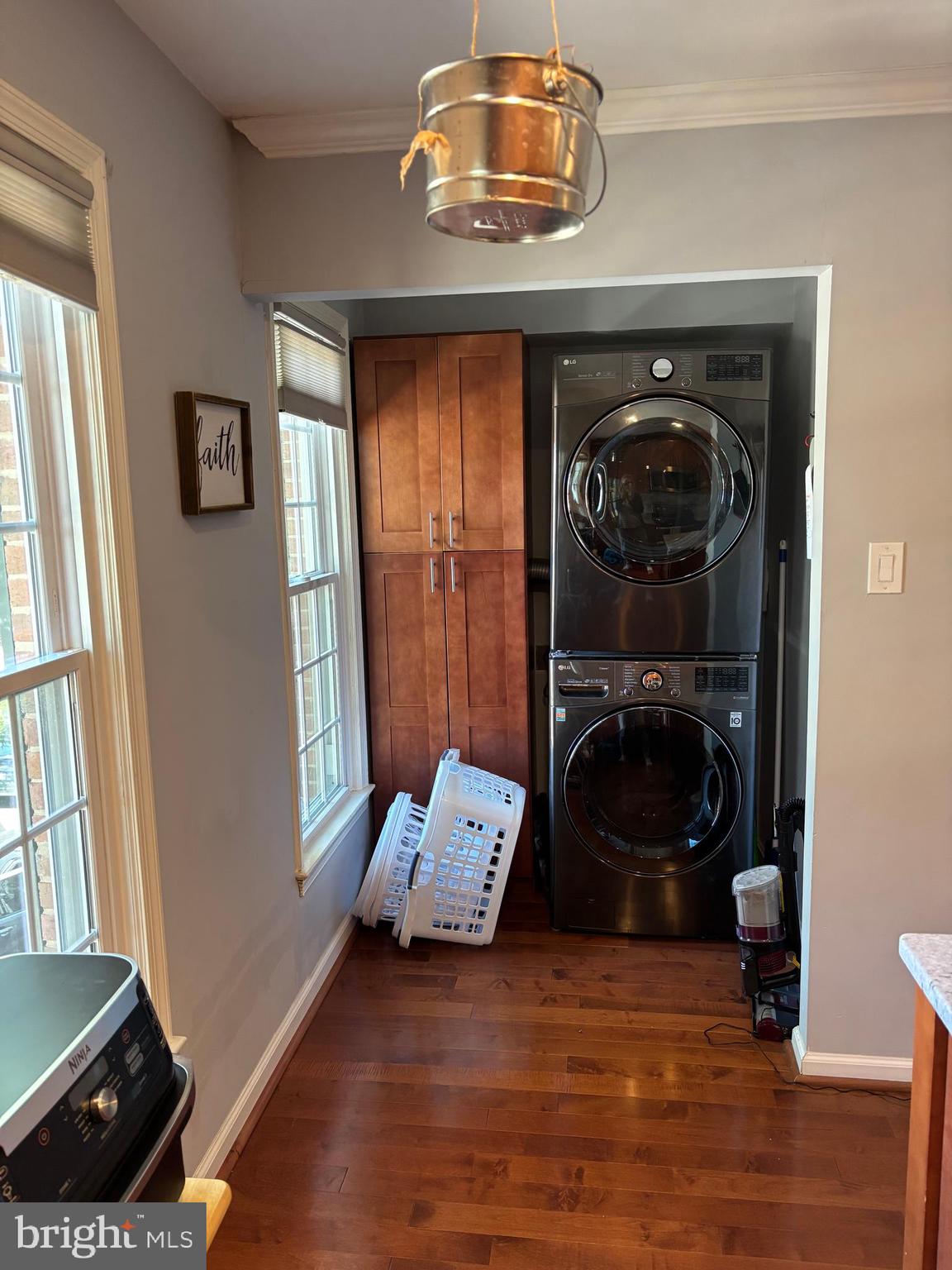 FOREST HILLS COMMONS - Residential Lease