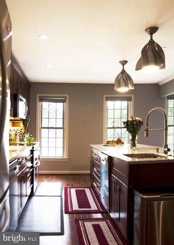 FOREST HILLS COMMONS - Residential Lease