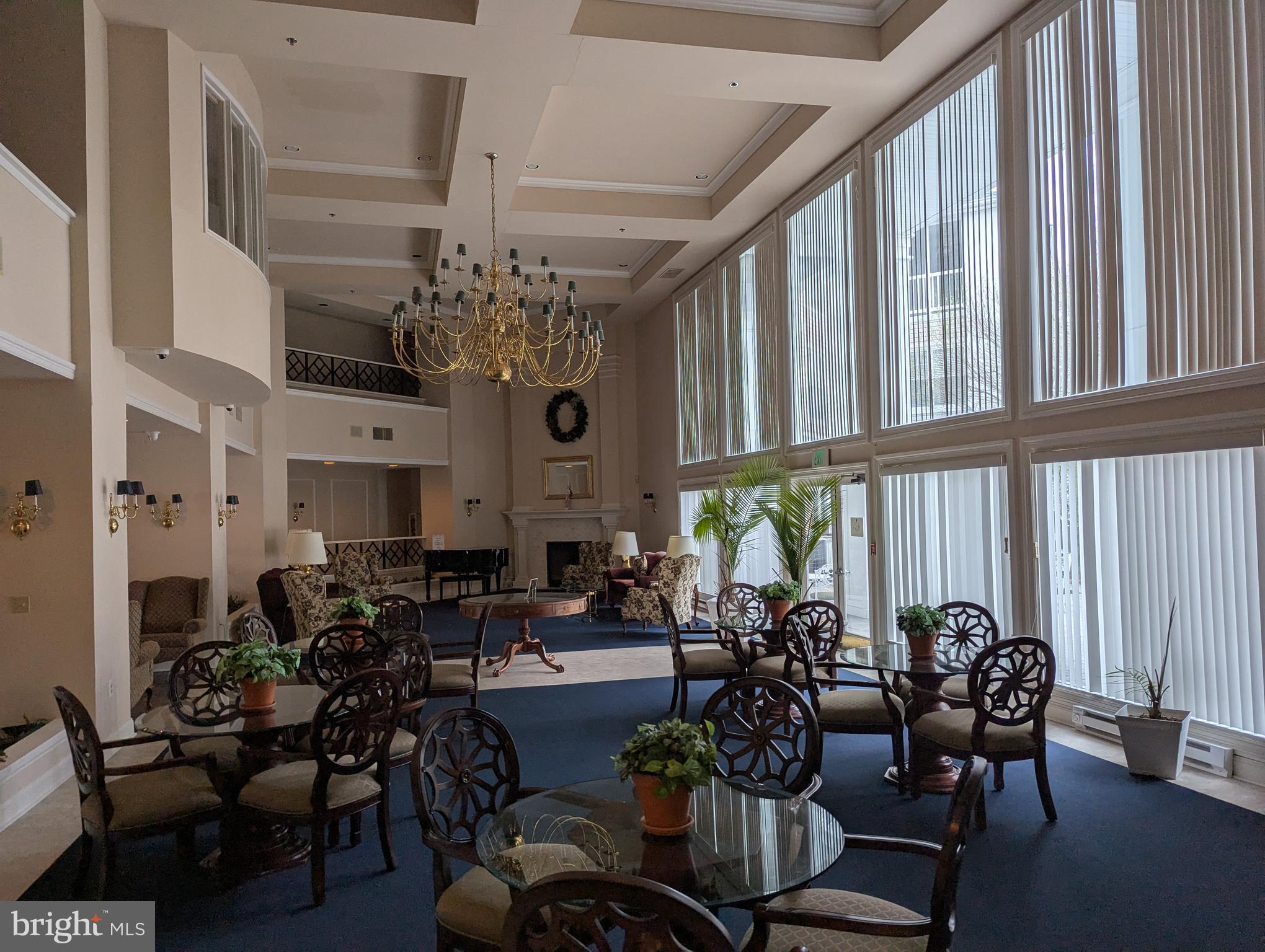 ENGLISH COUNTRY MANOR - Residential