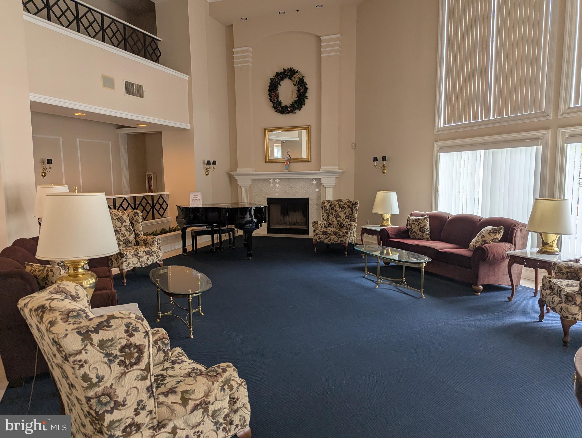 ENGLISH COUNTRY MANOR - Residential