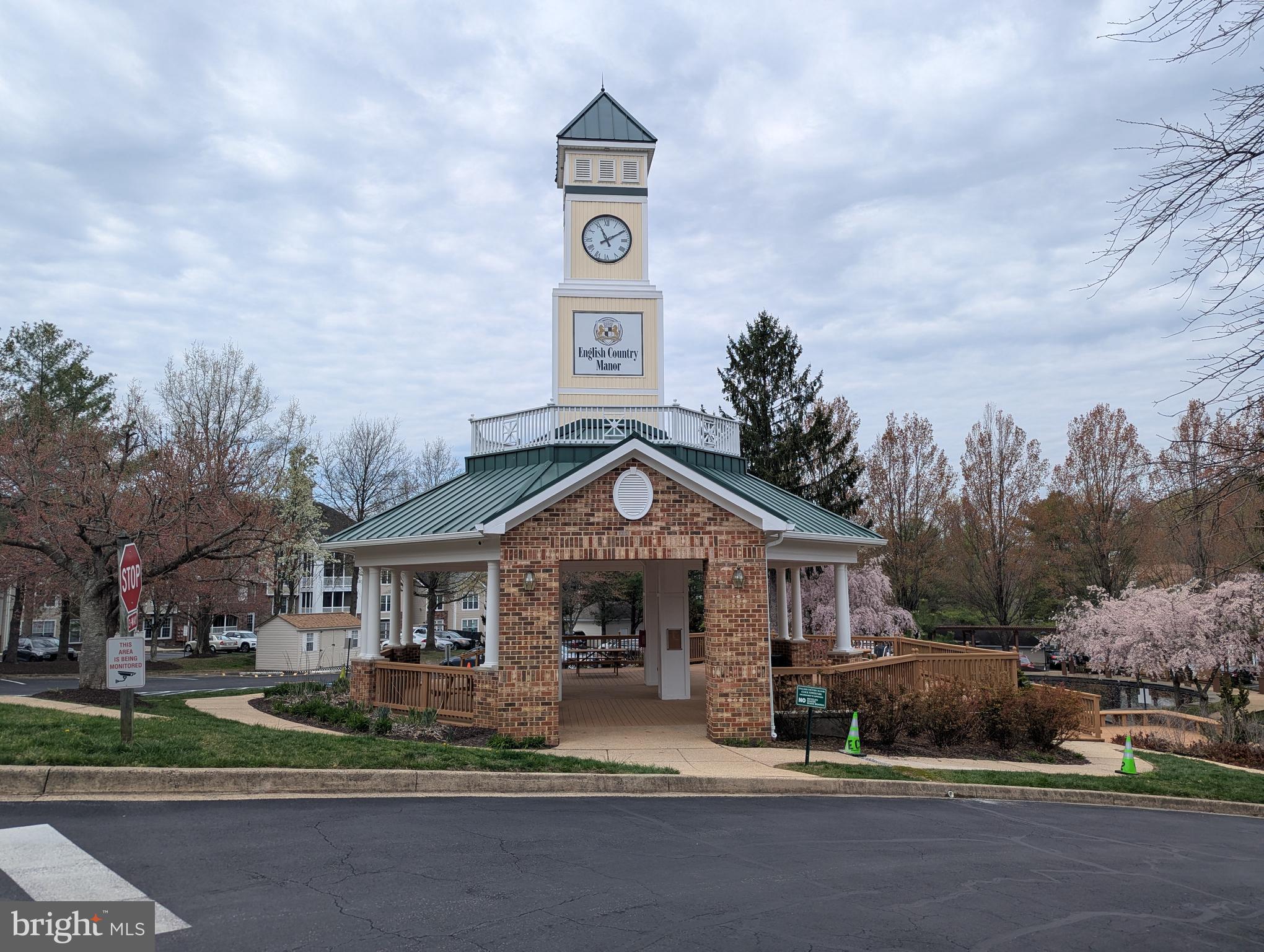 ENGLISH COUNTRY MANOR - Residential