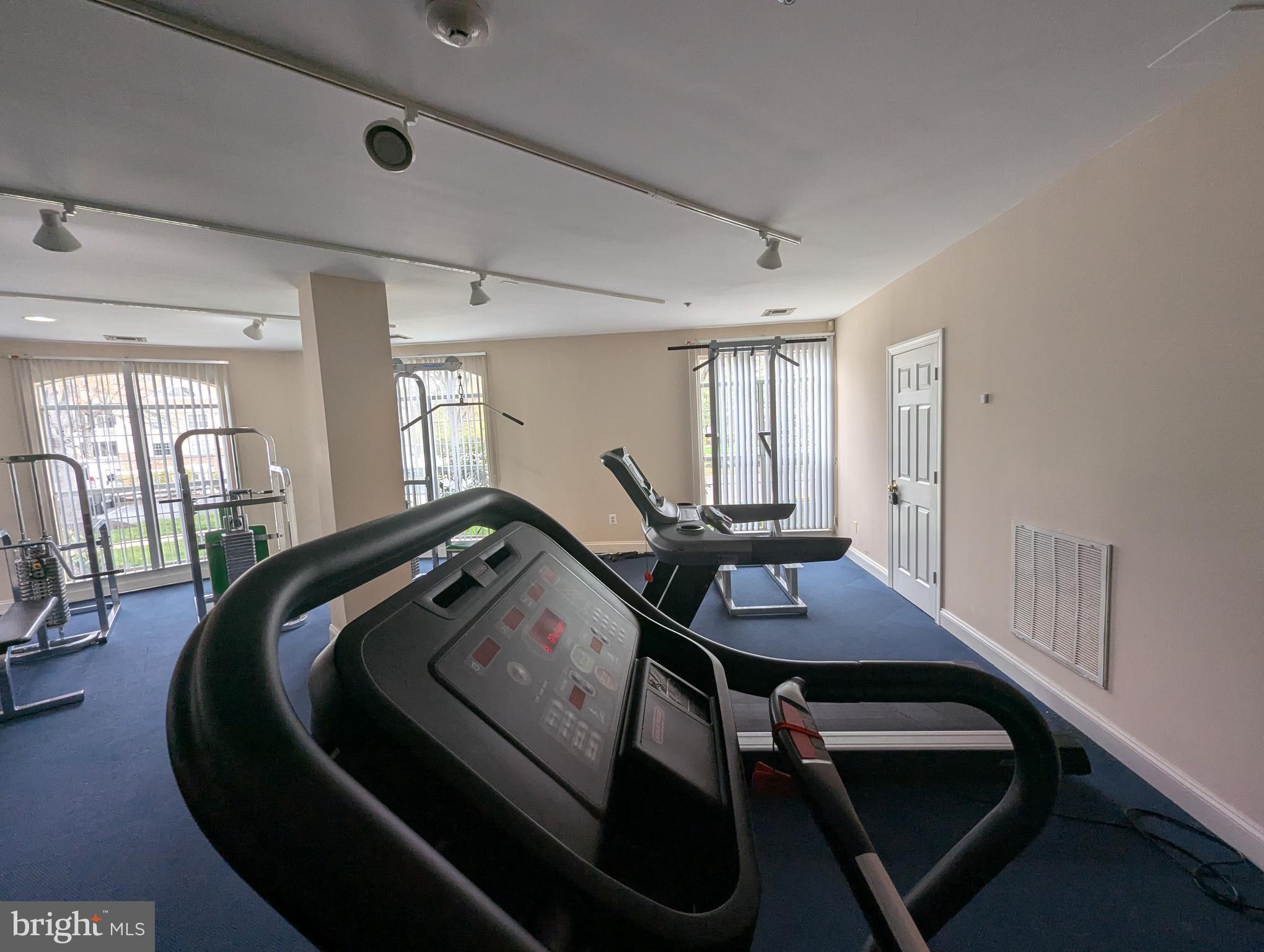 ENGLISH COUNTRY MANOR - Residential