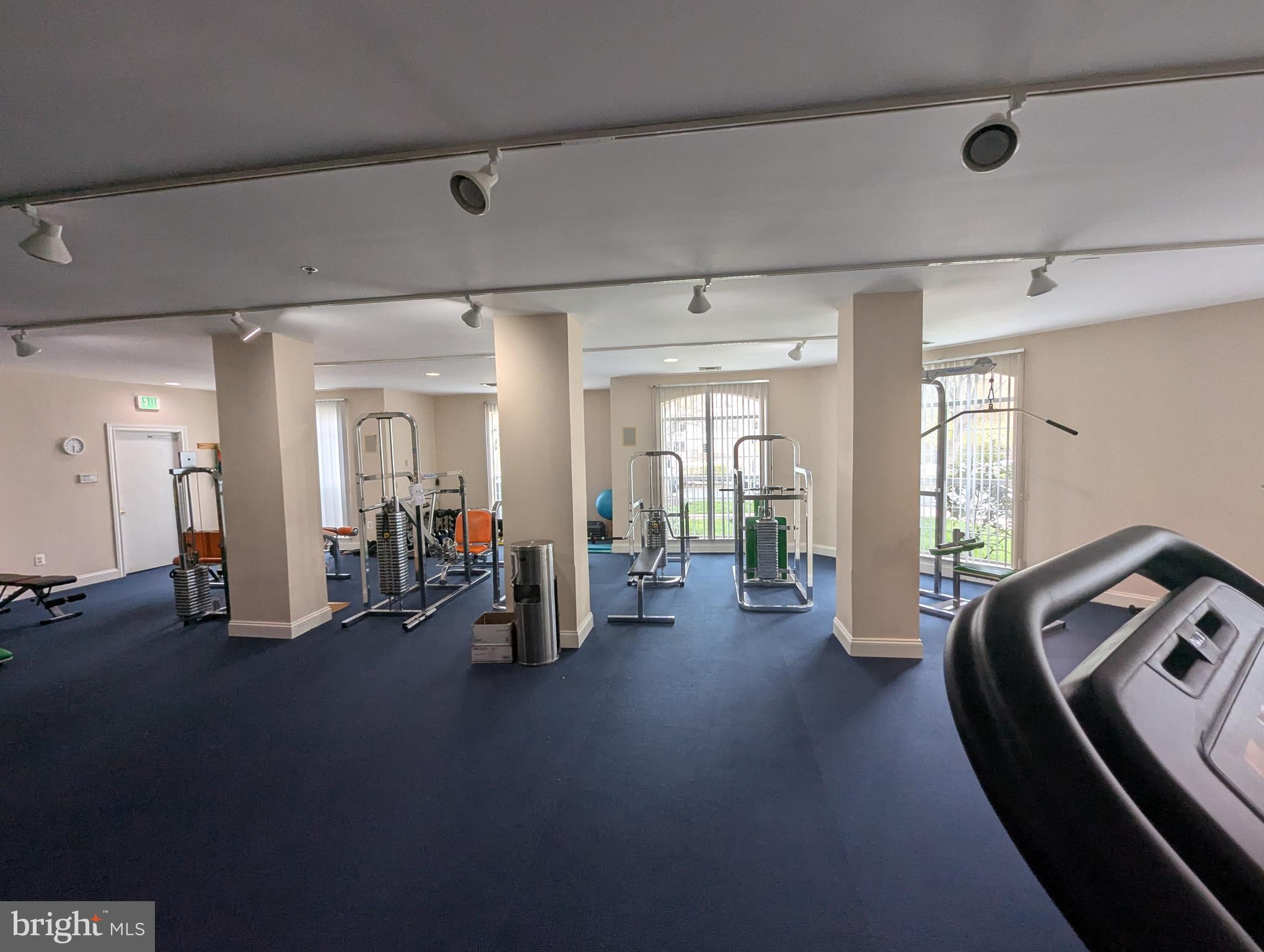 ENGLISH COUNTRY MANOR - Residential