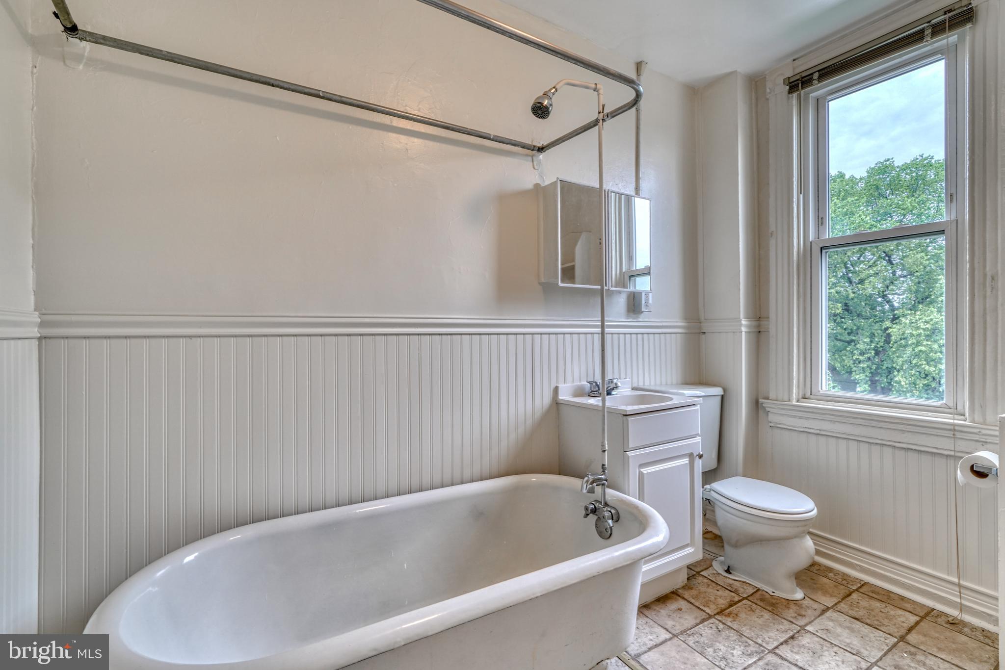 BOLTON HILL HISTORIC DISTRICT - Residential Lease