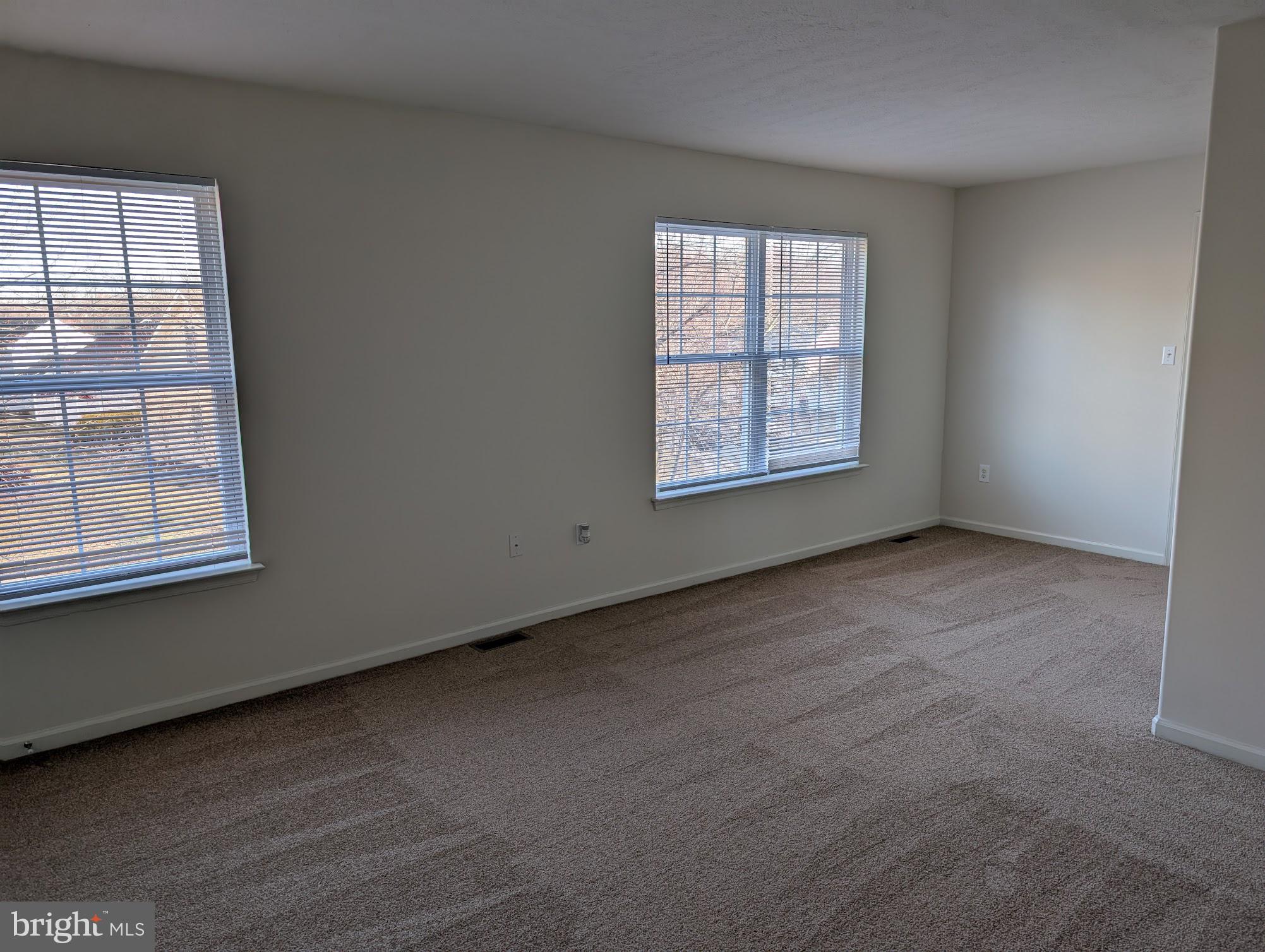 WALNUT HILL - Residential