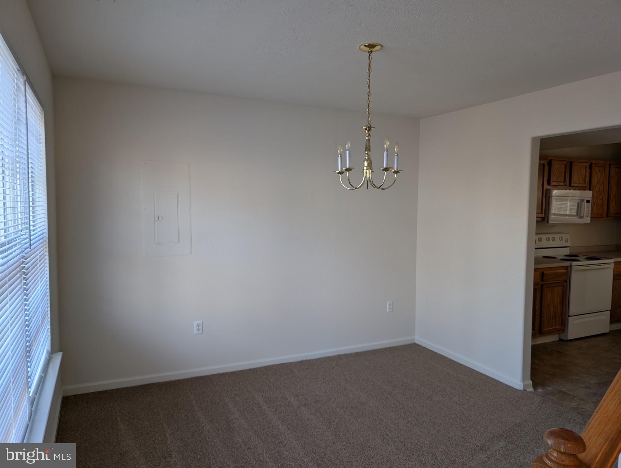 WALNUT HILL - Residential