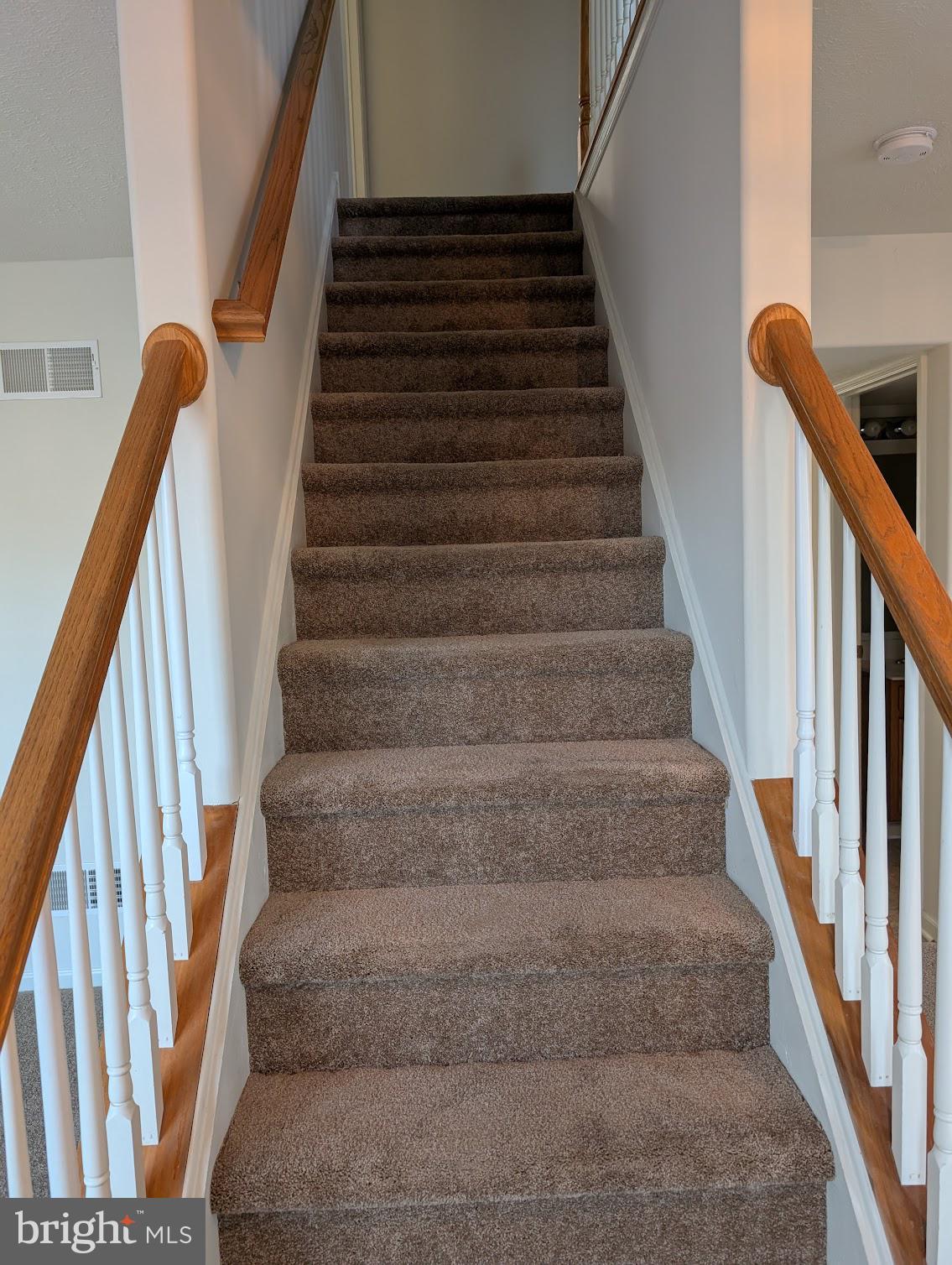 WALNUT HILL - Residential