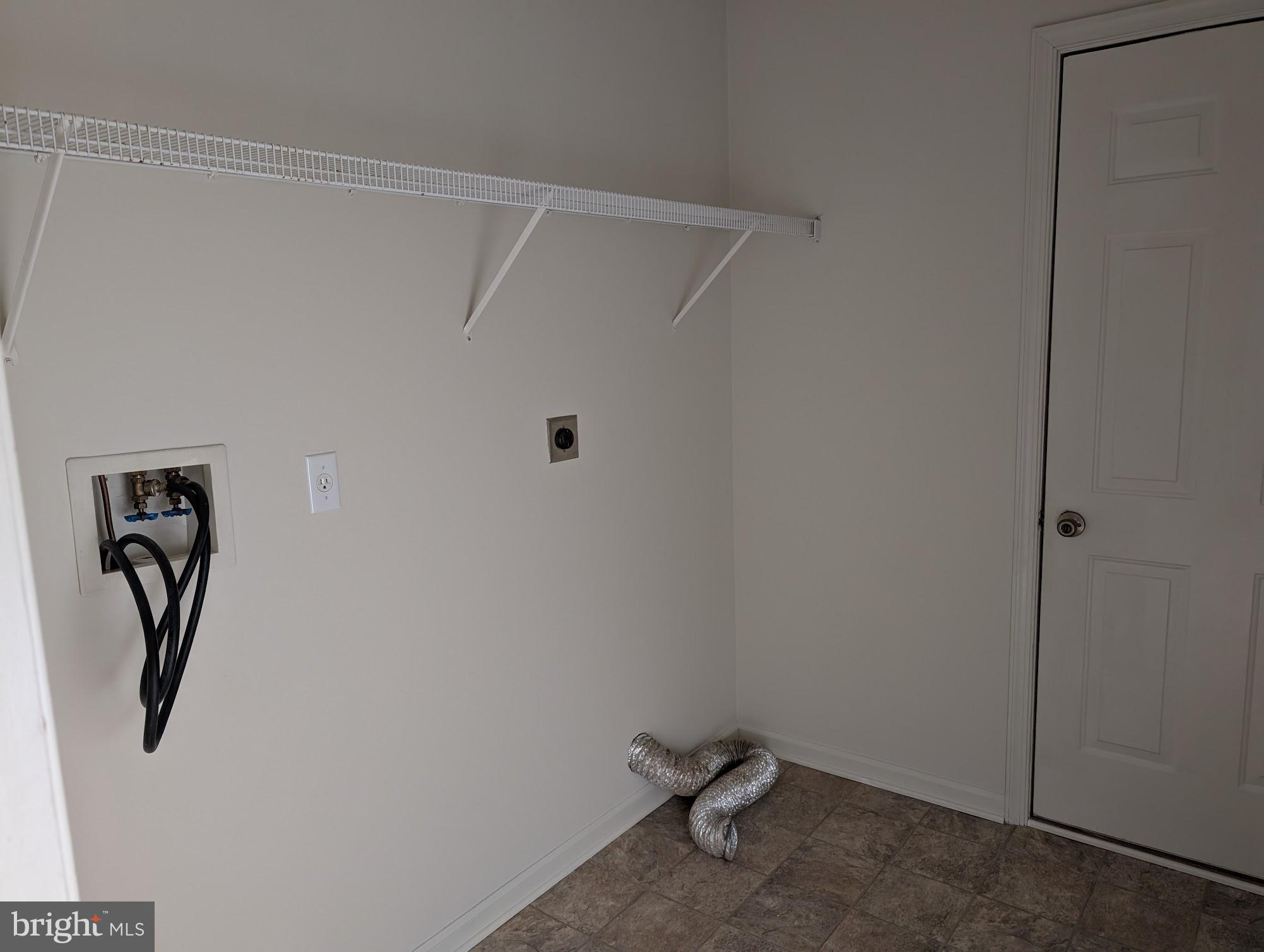 WALNUT HILL - Residential