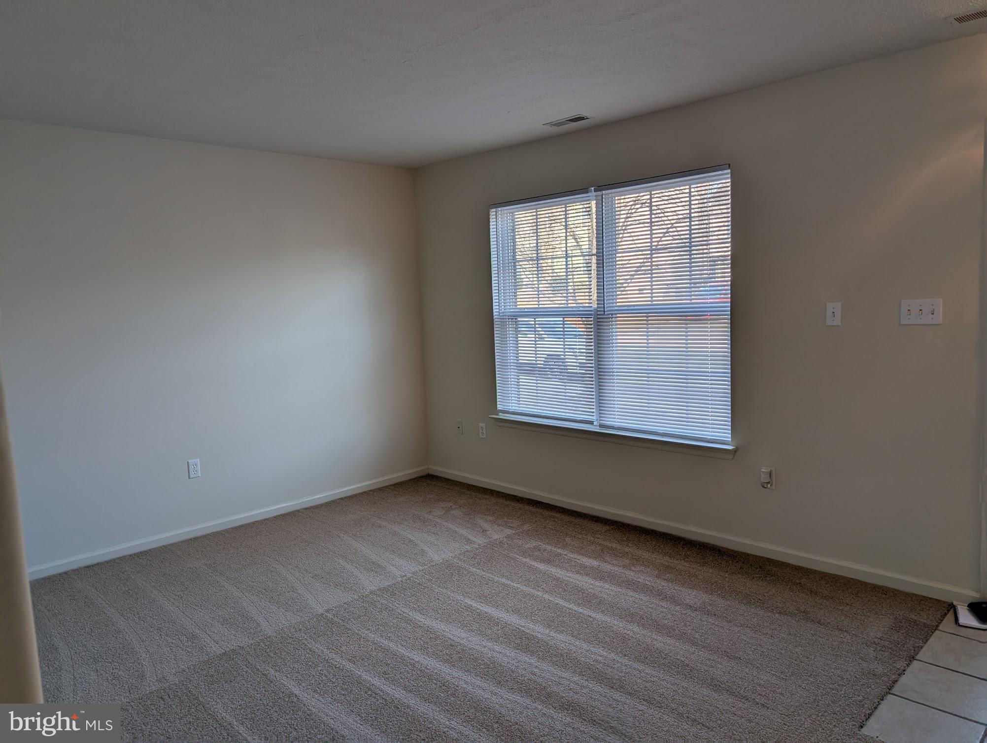 WALNUT HILL - Residential