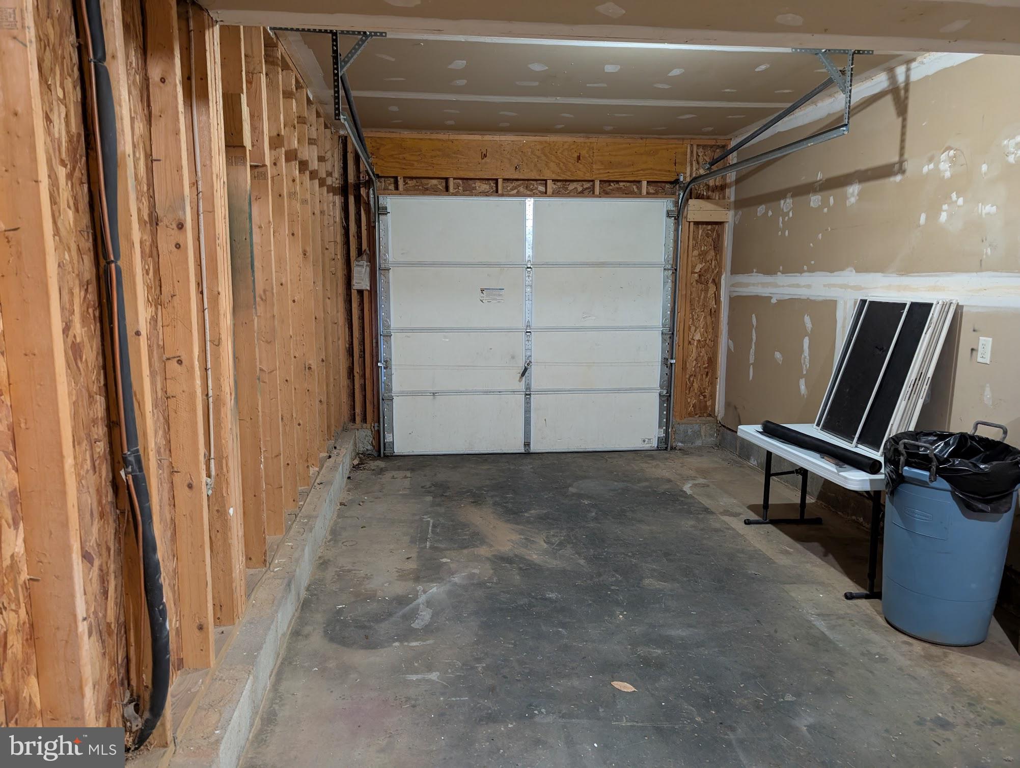 WALNUT HILL - Residential