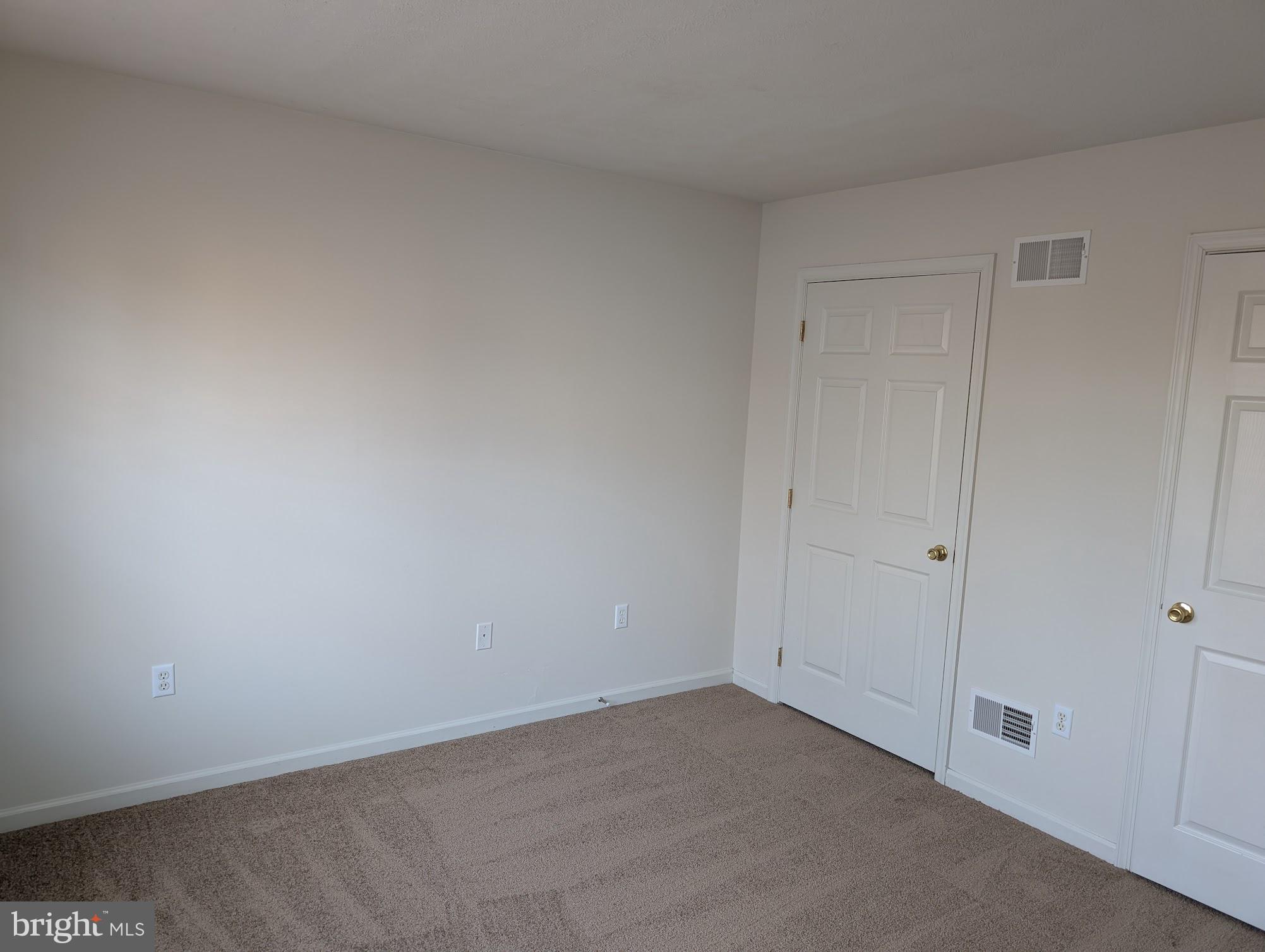 WALNUT HILL - Residential