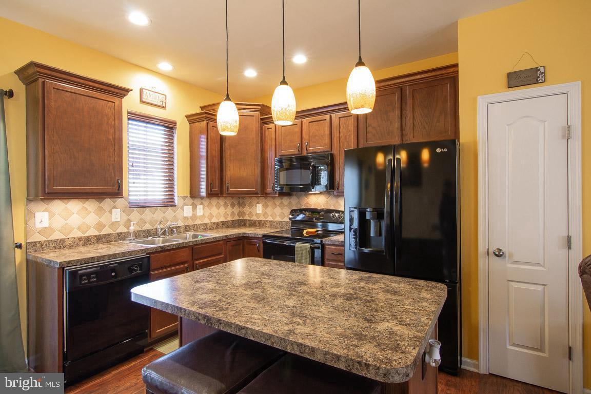 TANYARD SPRINGS - Residential Lease