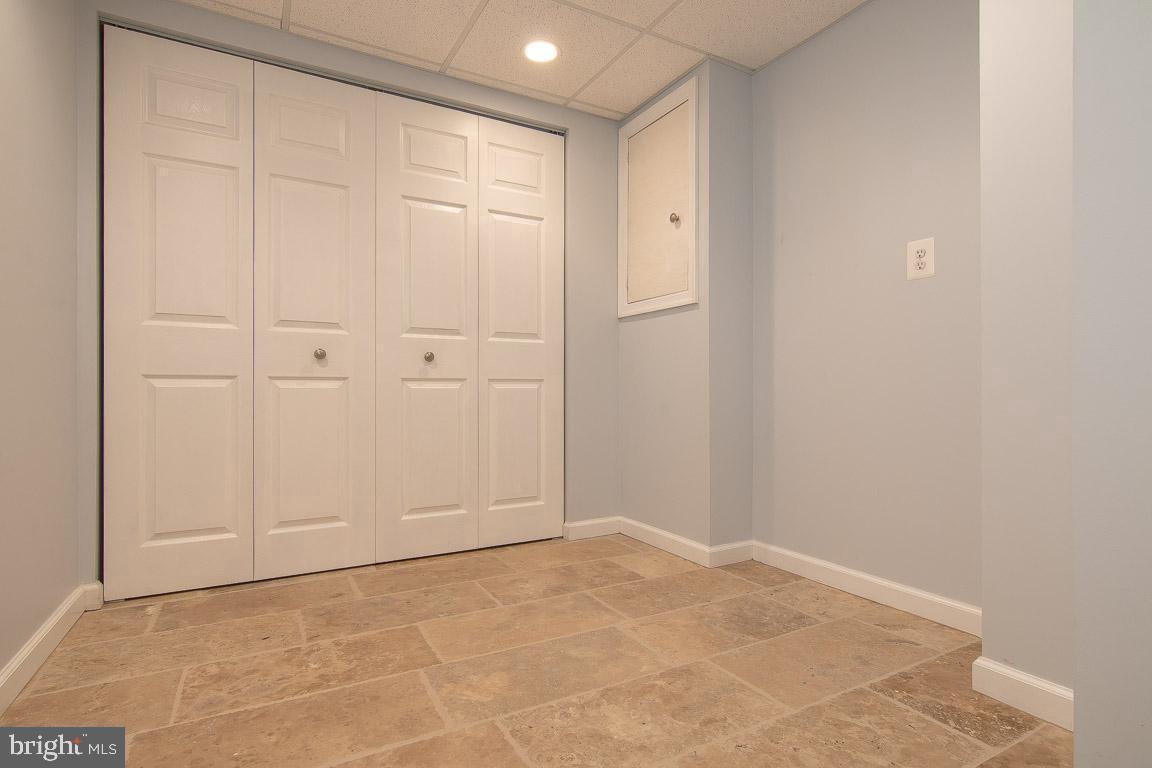 TANYARD SPRINGS - Residential Lease