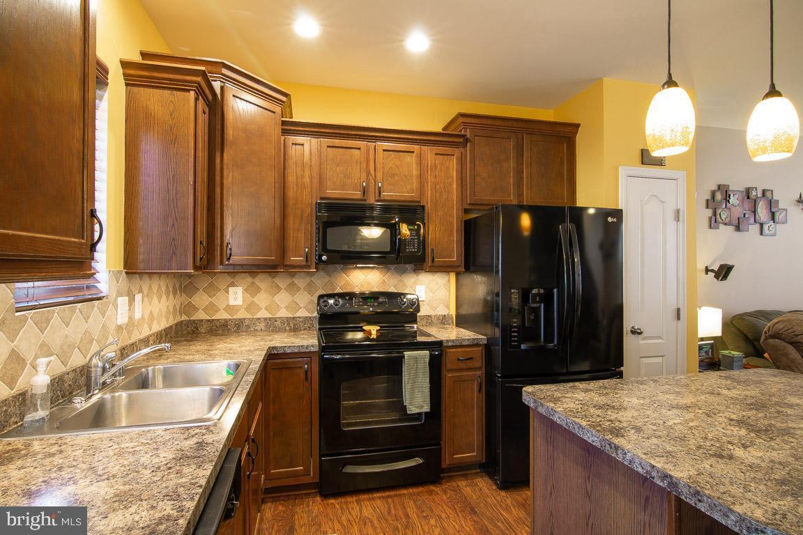 TANYARD SPRINGS - Residential Lease