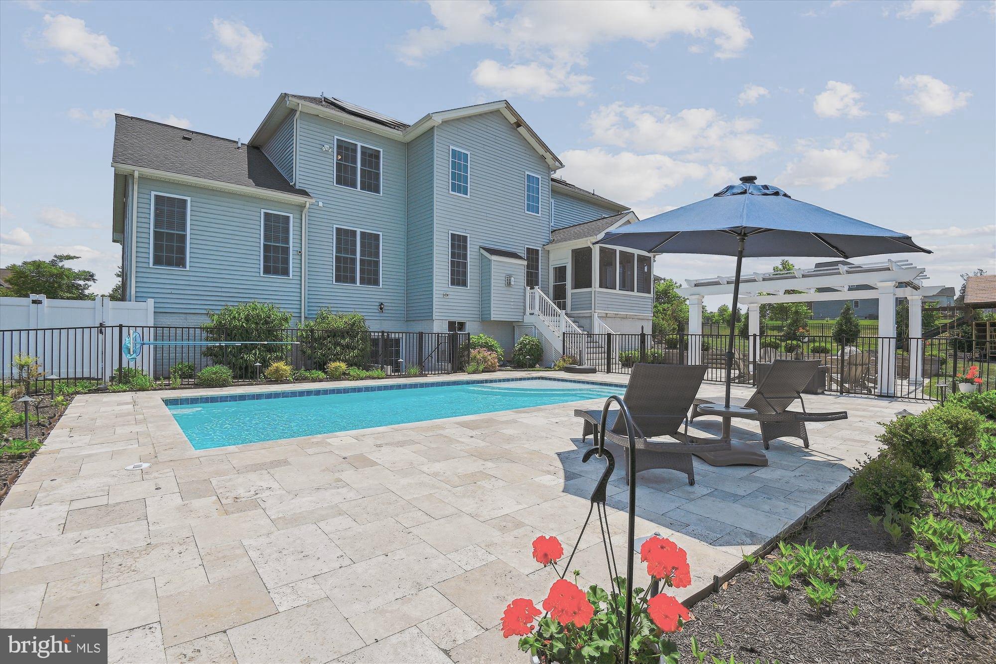 WEATHERSTONE - Residential