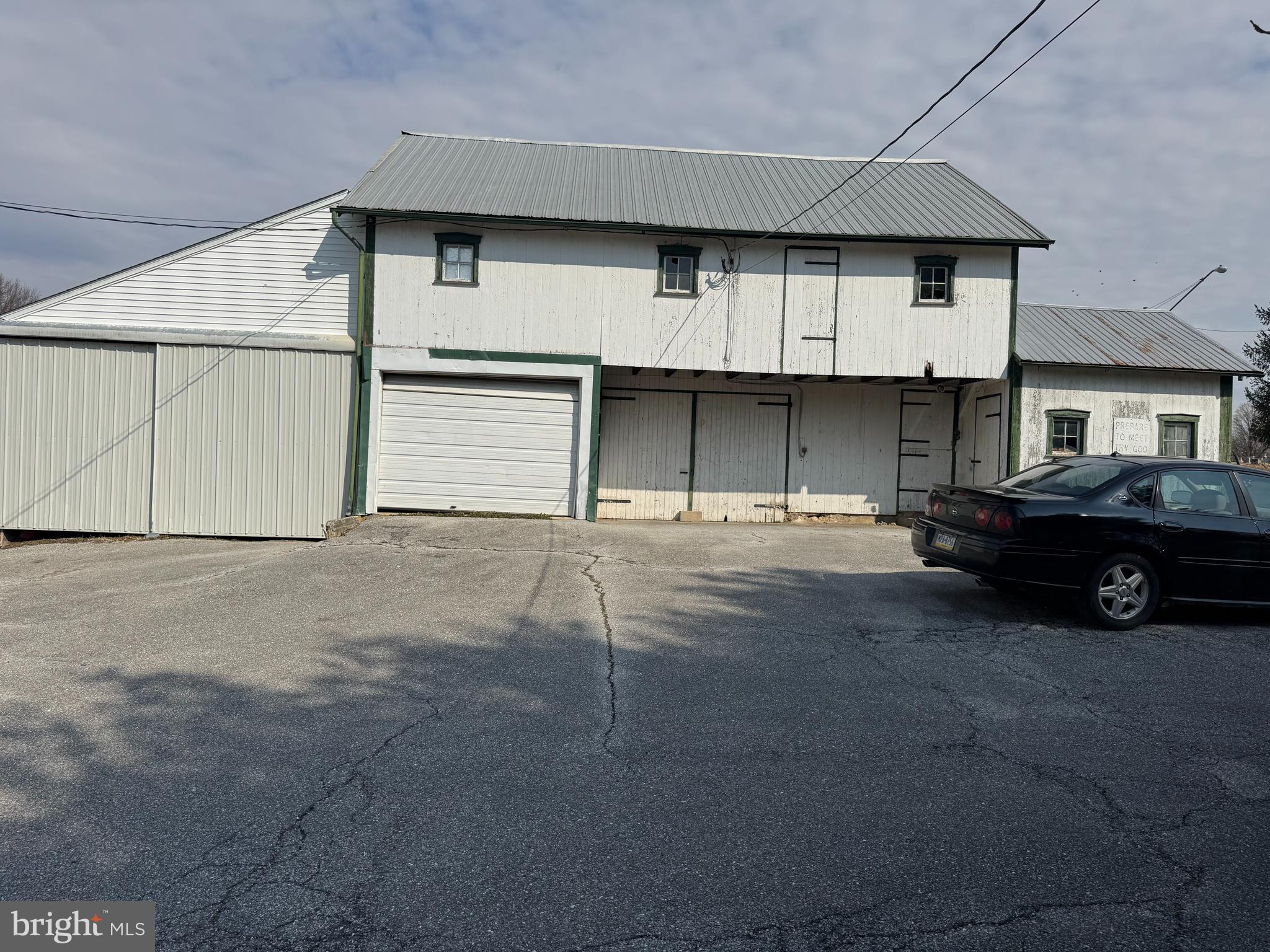 3659 MARIETTA AVENUE