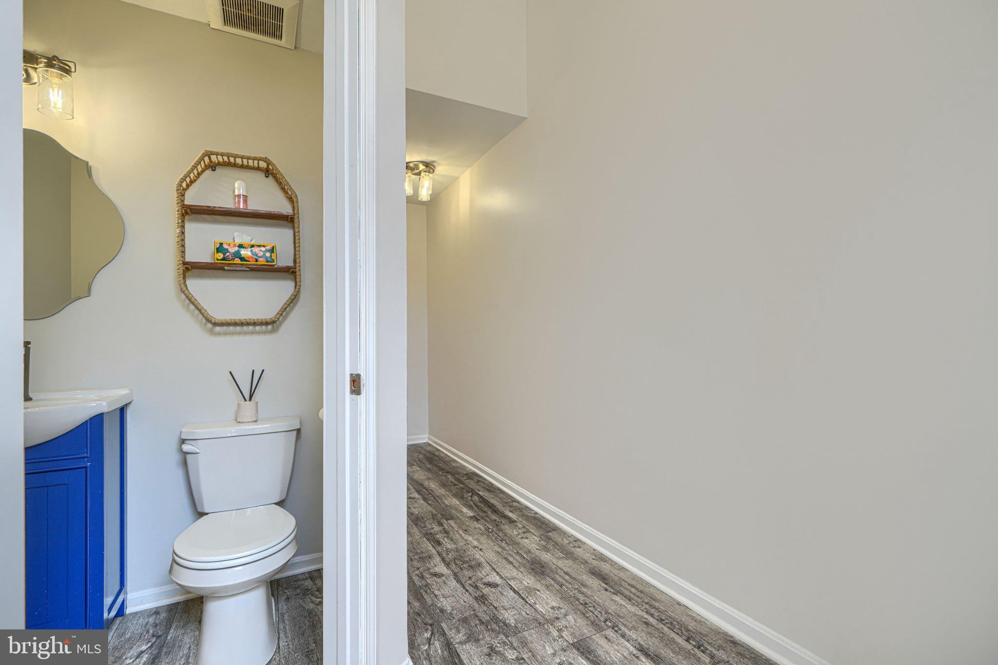 1306 CREEKLAND COURT