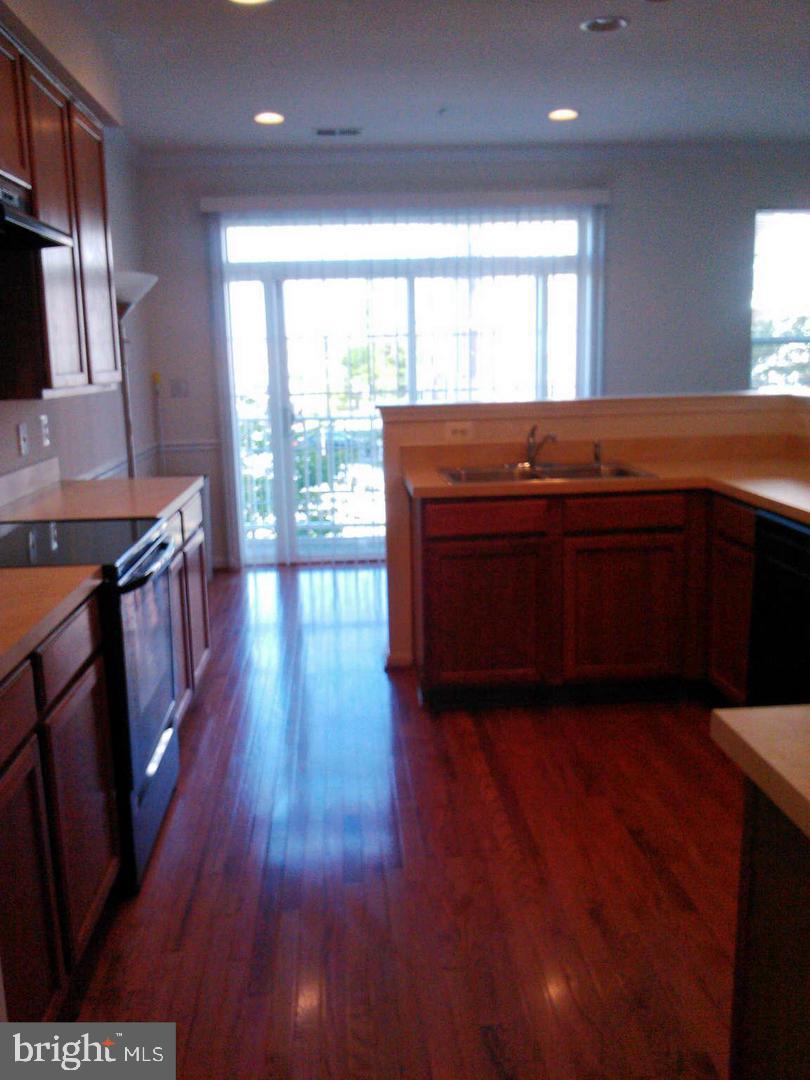 THE AVENUE AT FOREST RUN - Residential