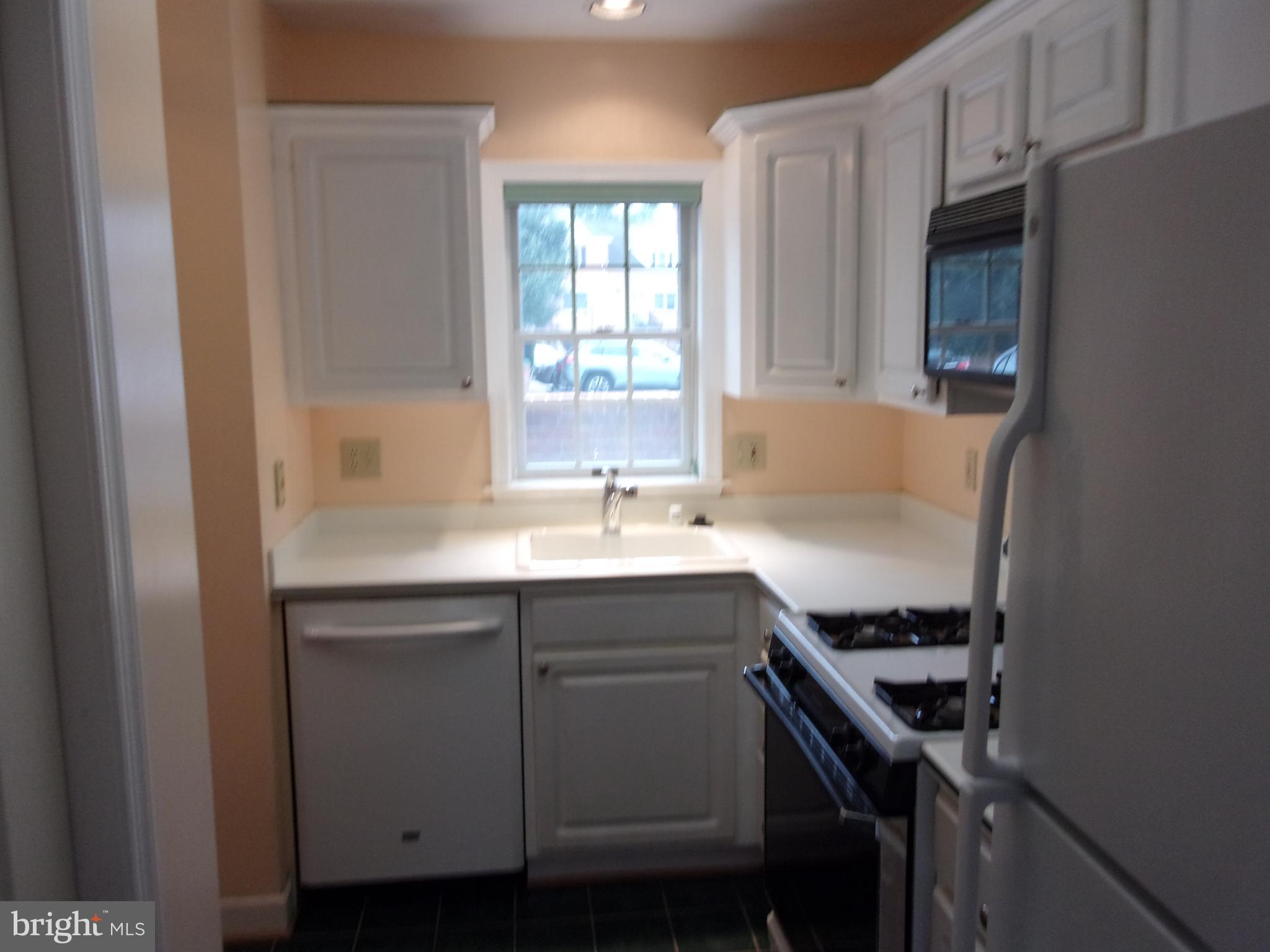 6916 FAIRFAX DRIVE 218