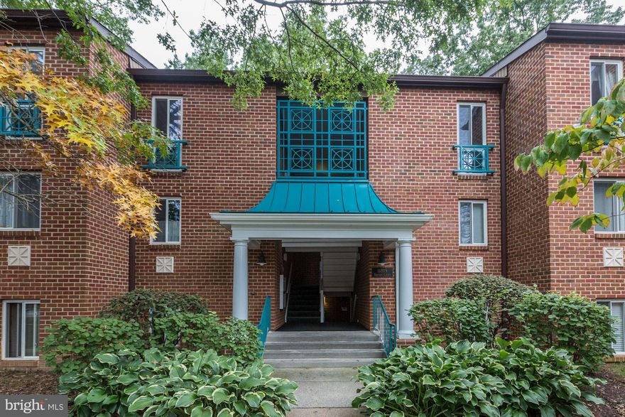 AMAZING VALUE in Hunters Woods Village. Garden style condo priced below market value to allow for updates. Two large bedrooms, master walk-in closet, fireplace, vaulted ceiling, & lots of windows. Fresh paint, new dishwasher & new carpet throughout. Great location, close to shops. FHA approved. Don't miss this fantastic opportunity for investors or new home buyers.