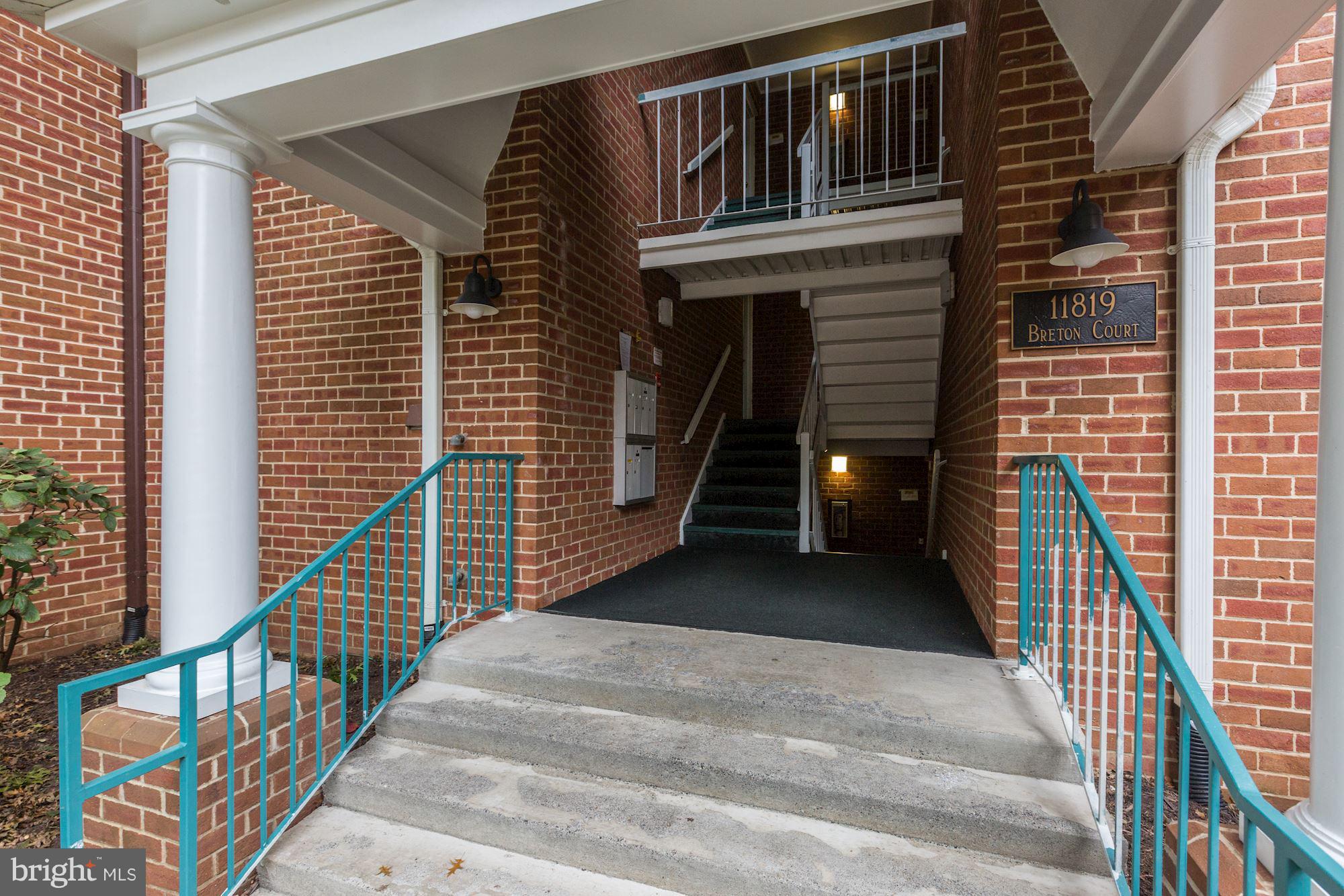 HUNTERS WOODS VILLAGE - Residential