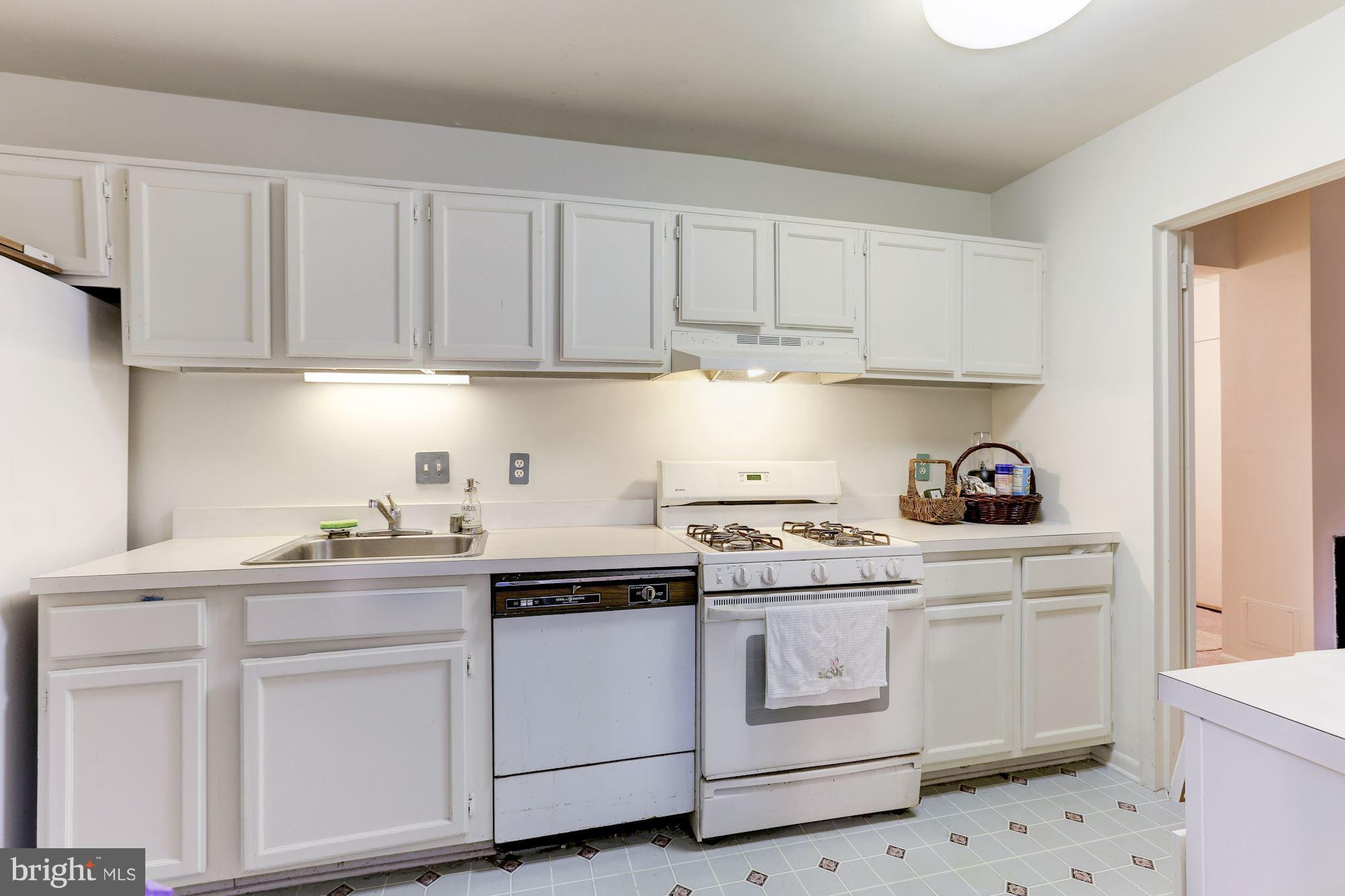 HUNTERS WOODS VILLAGE - Residential