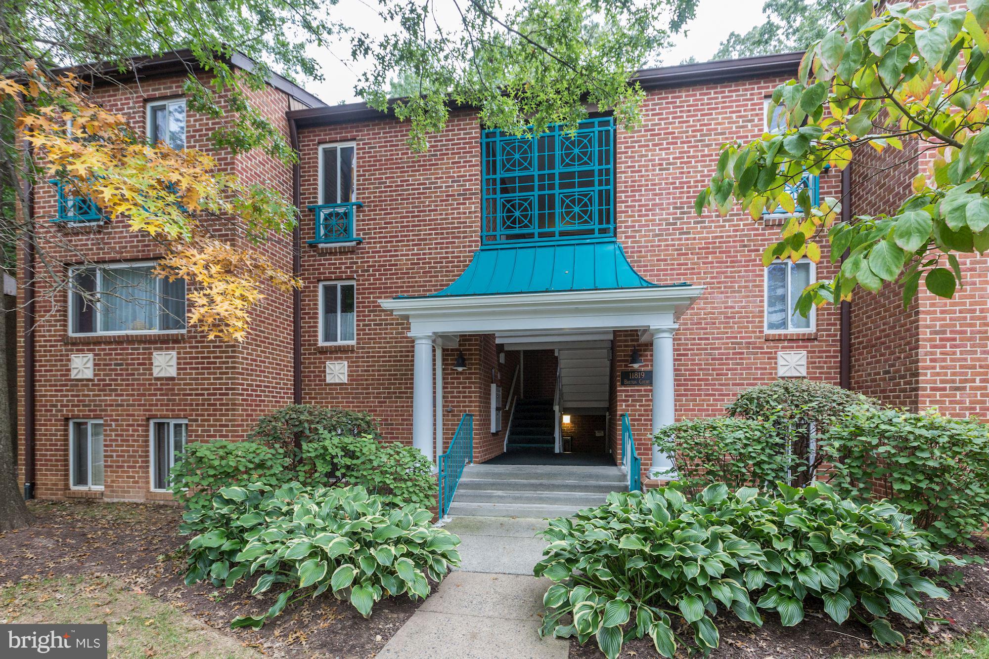 HUNTERS WOODS VILLAGE - Residential