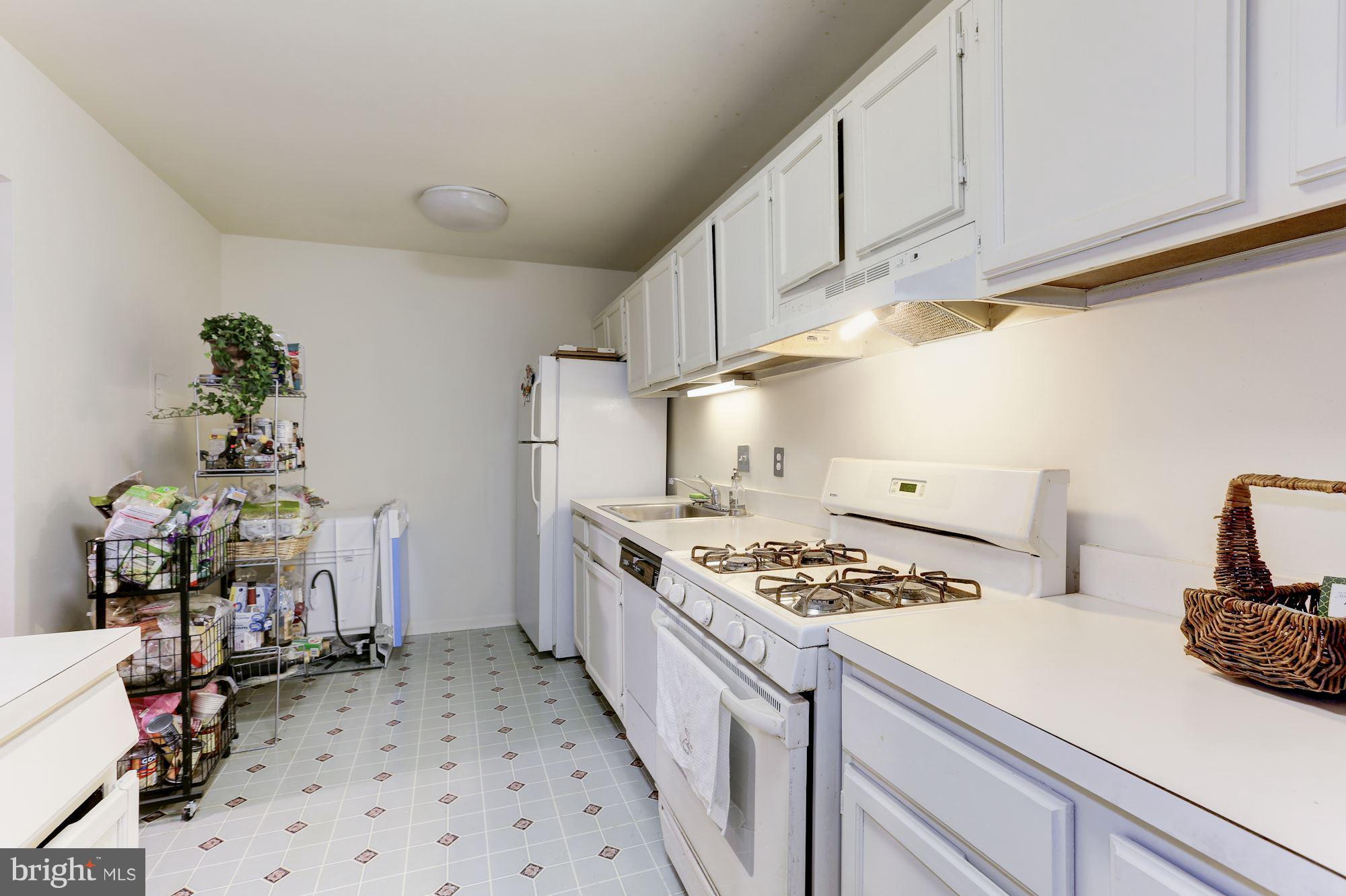 HUNTERS WOODS VILLAGE - Residential