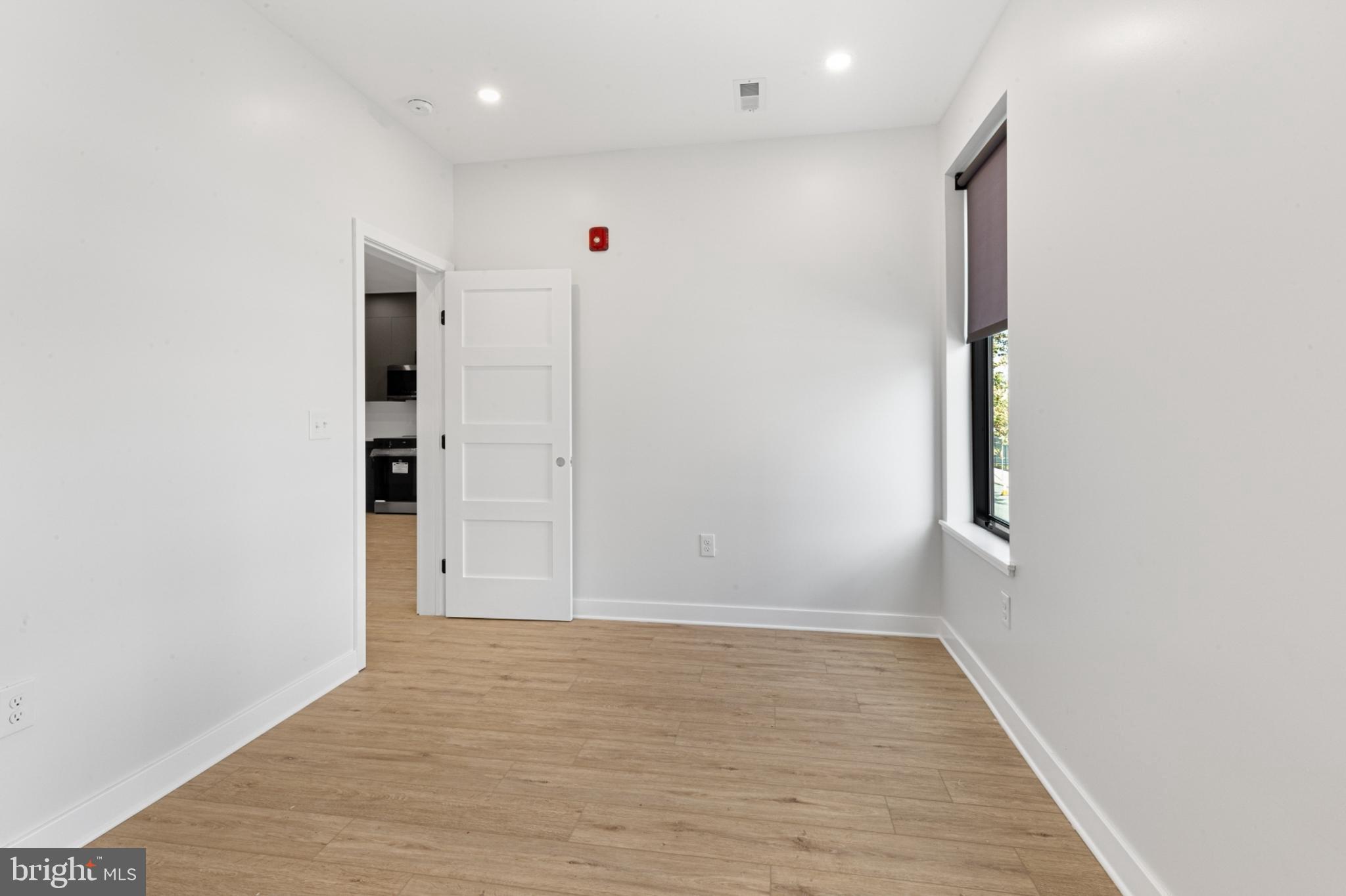 OLDE KENSINGTON - Residential Lease