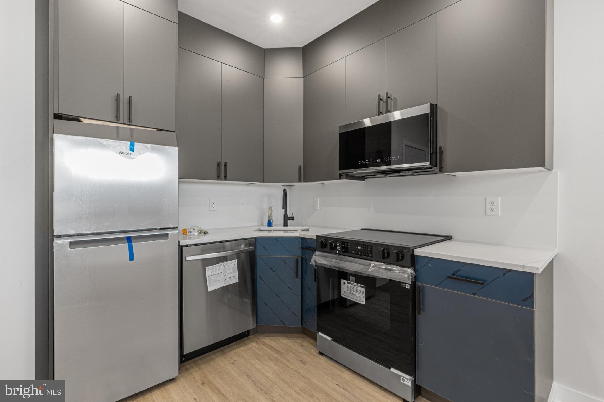 OLDE KENSINGTON - Residential Lease