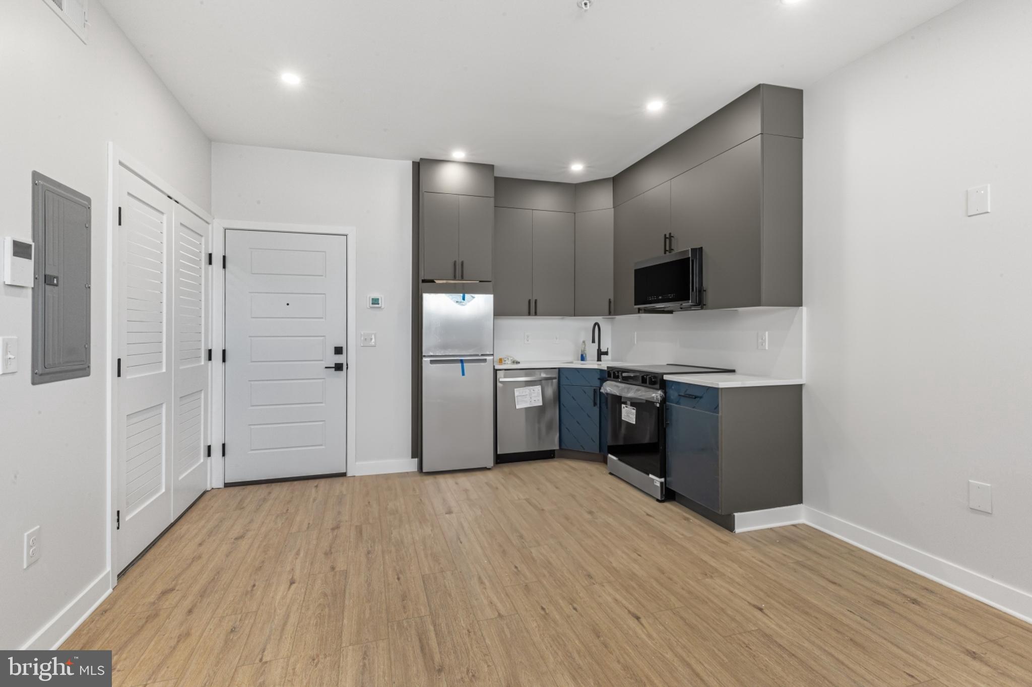 OLDE KENSINGTON - Residential Lease