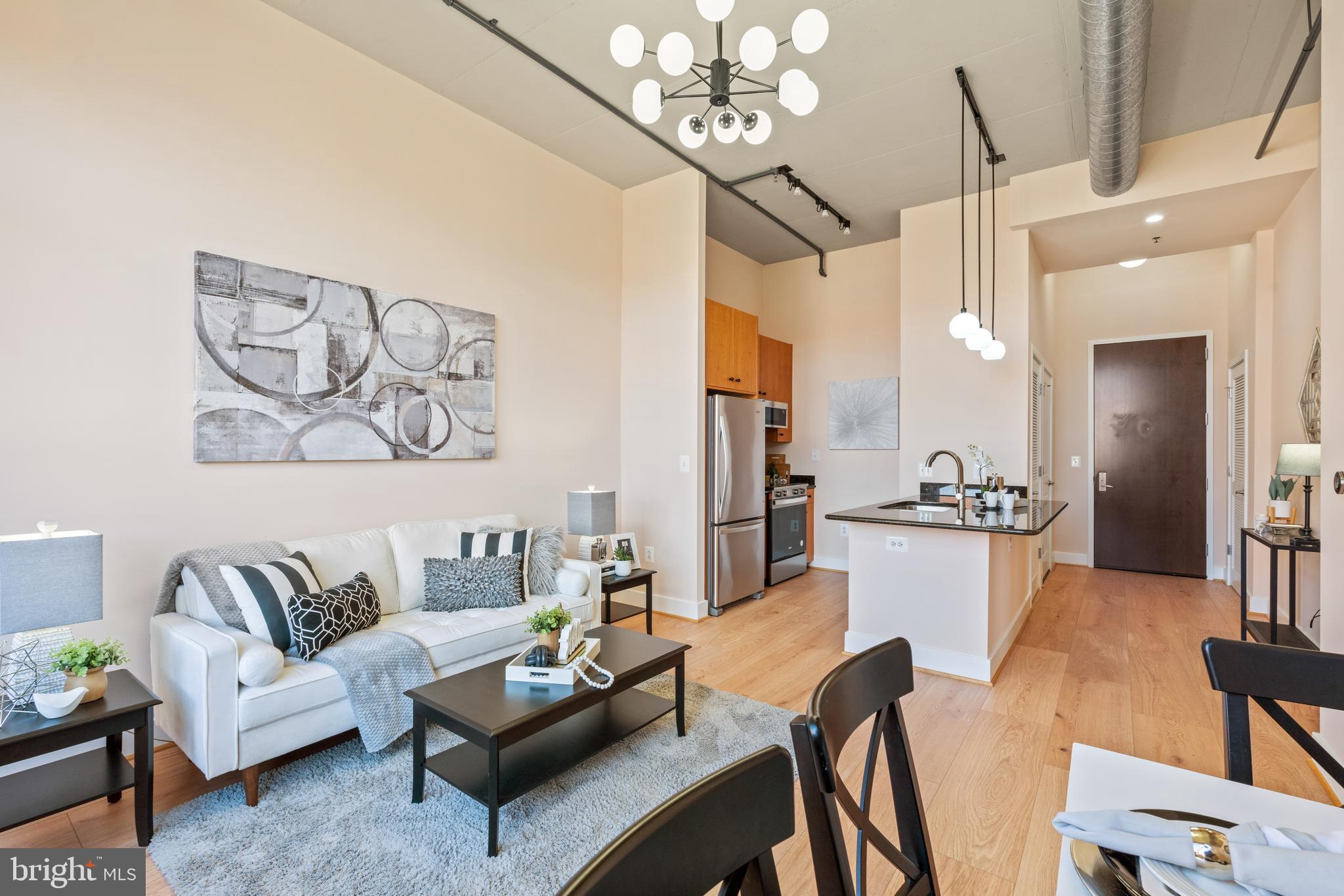 520 JOHN CARLYLE STREET 433