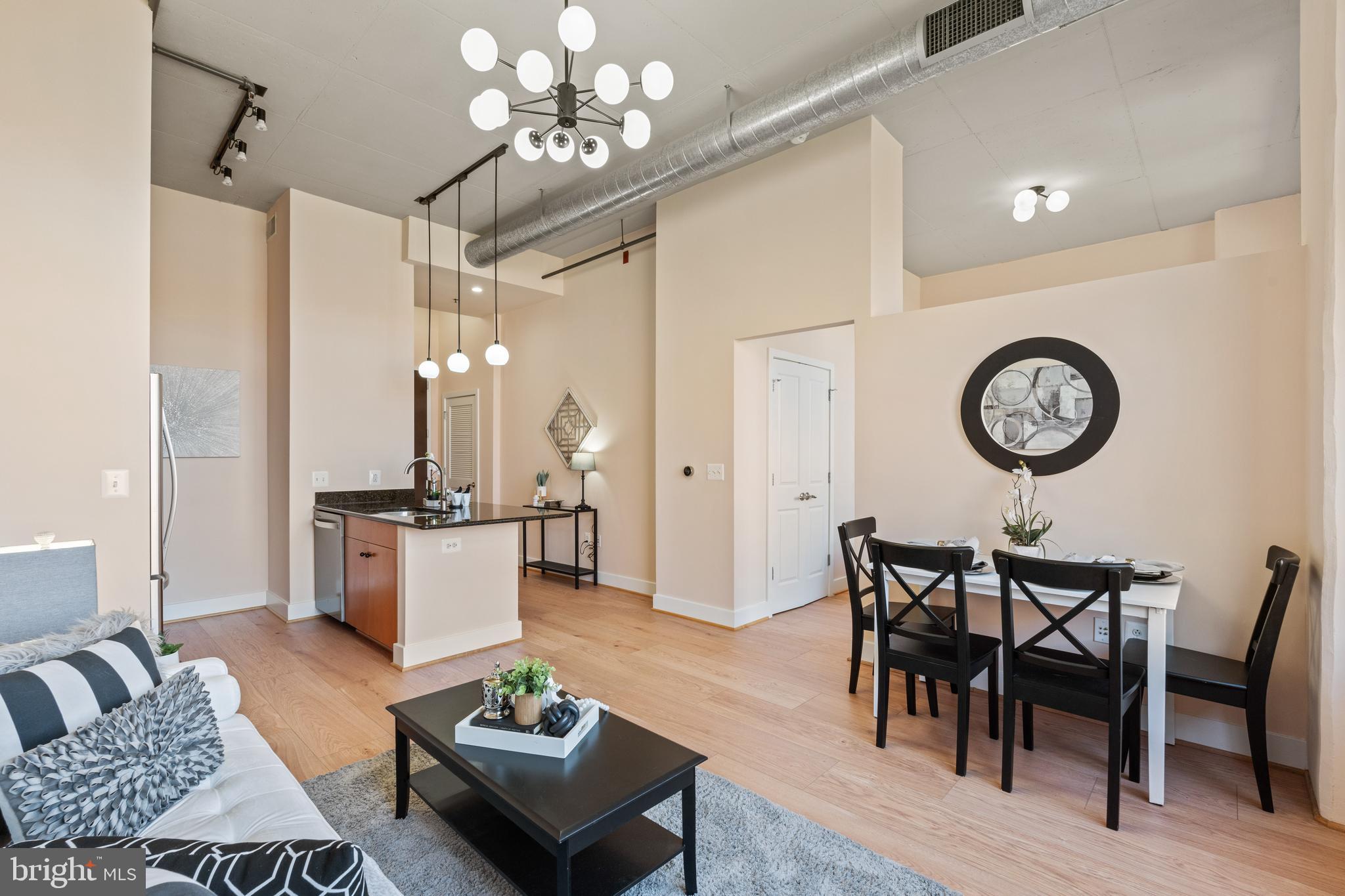520 JOHN CARLYLE STREET 433