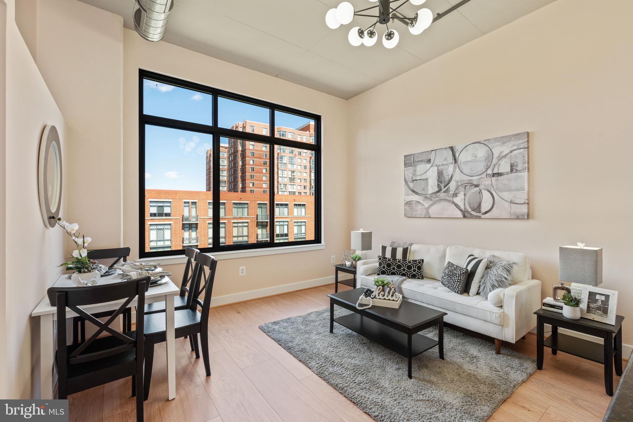520 JOHN CARLYLE STREET 433