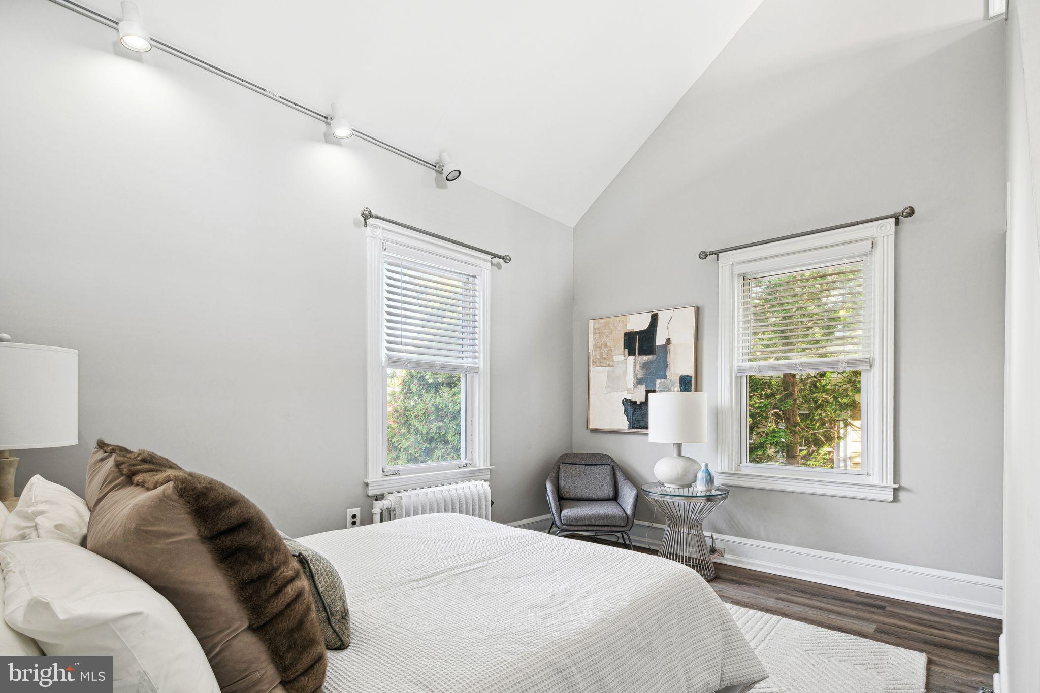 JENKINTOWN - Residential