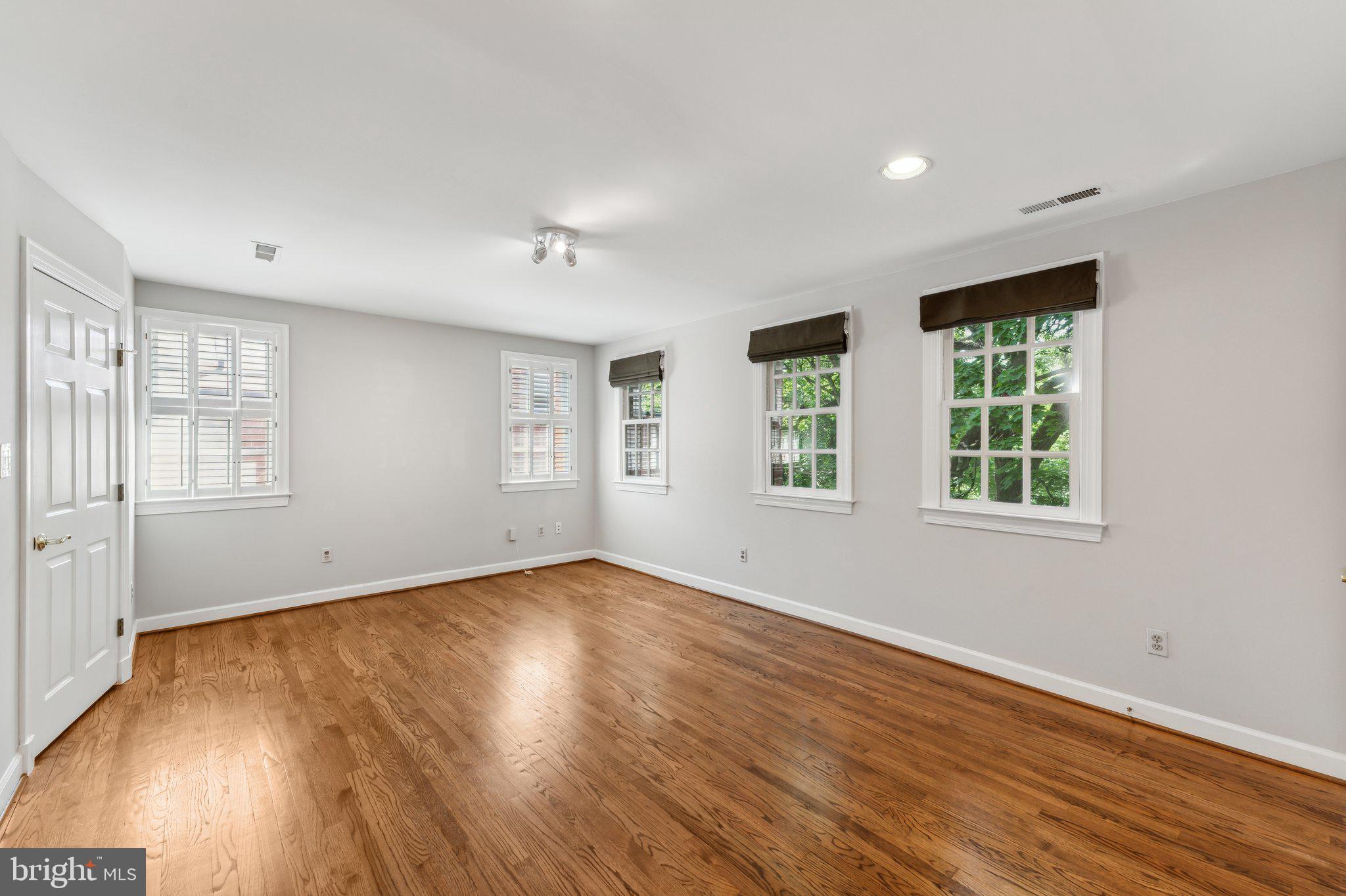 GEORGETOWN - Residential
