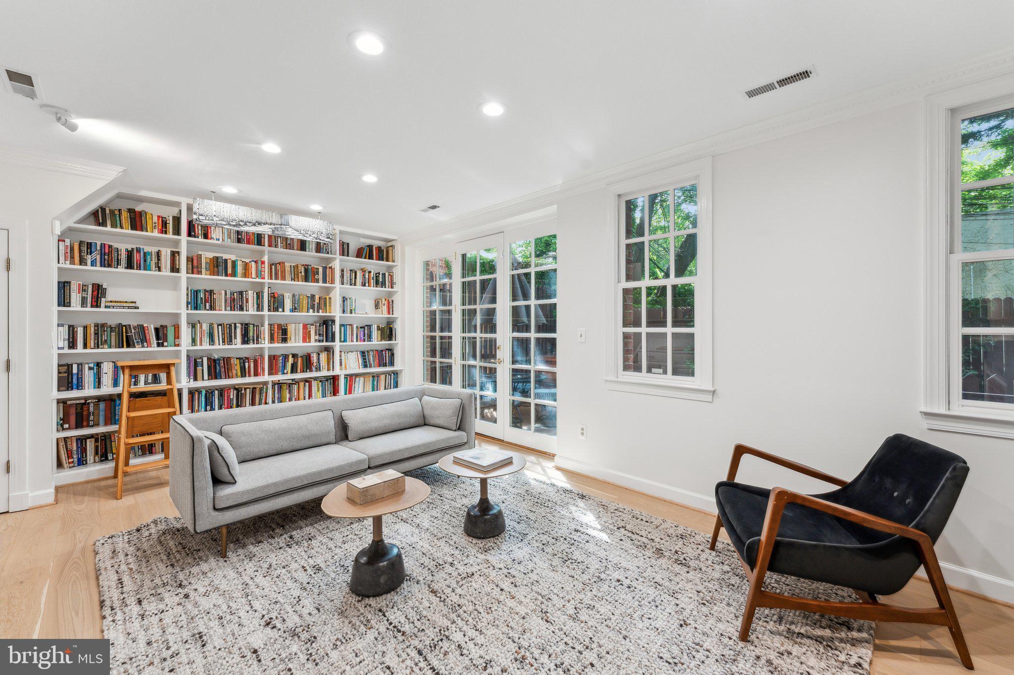 GEORGETOWN - Residential