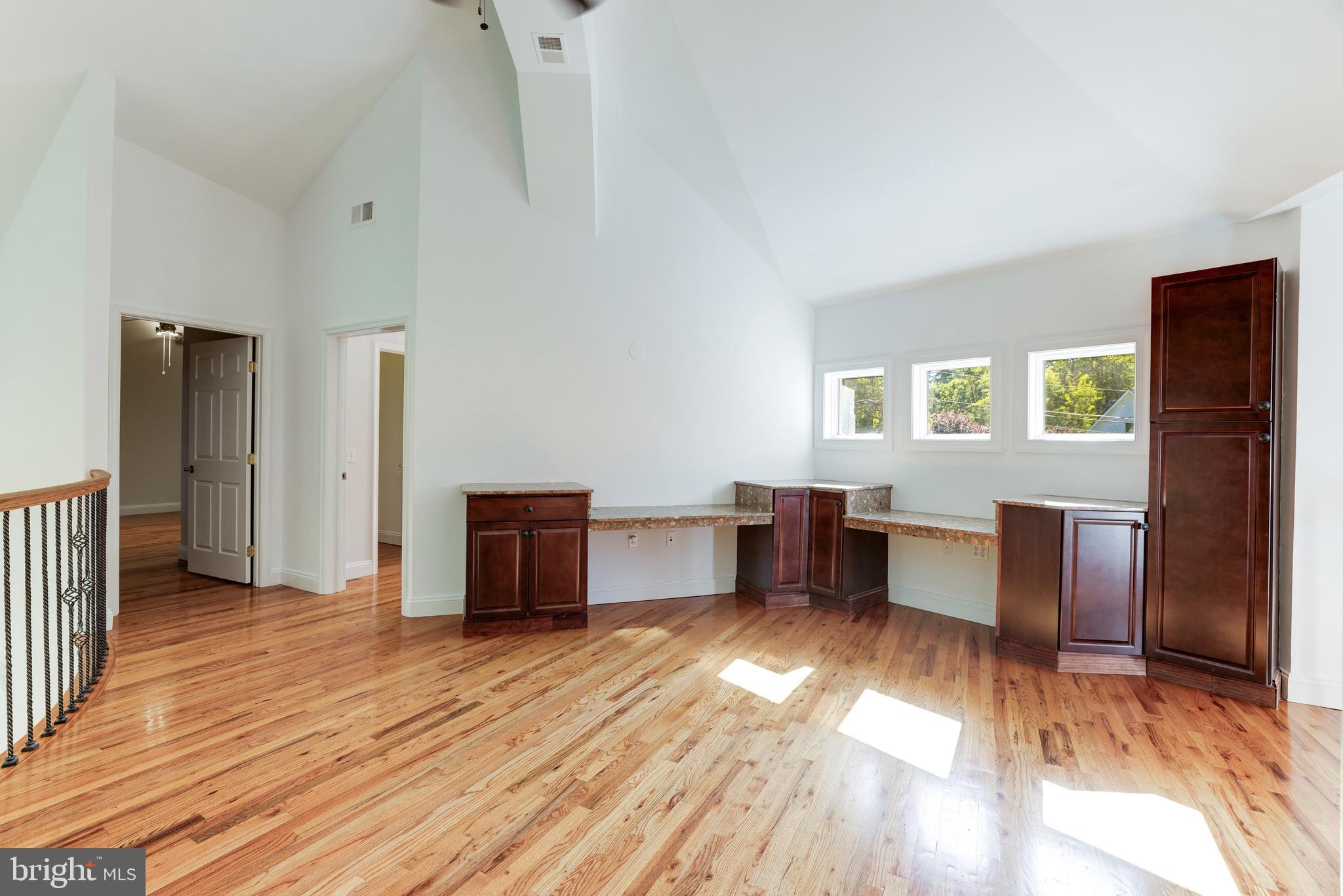 BUFFALO HILL - Residential