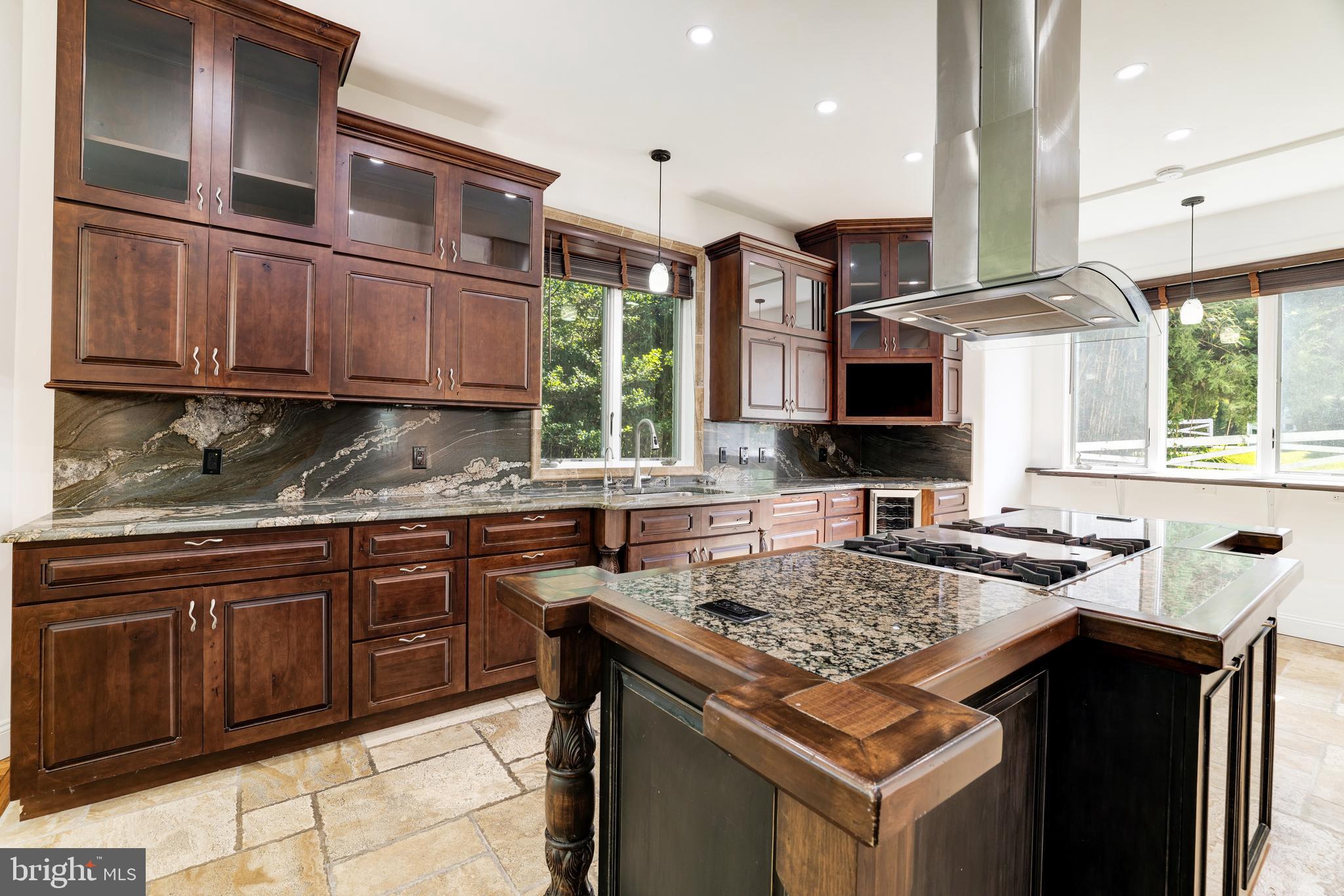 BUFFALO HILL - Residential