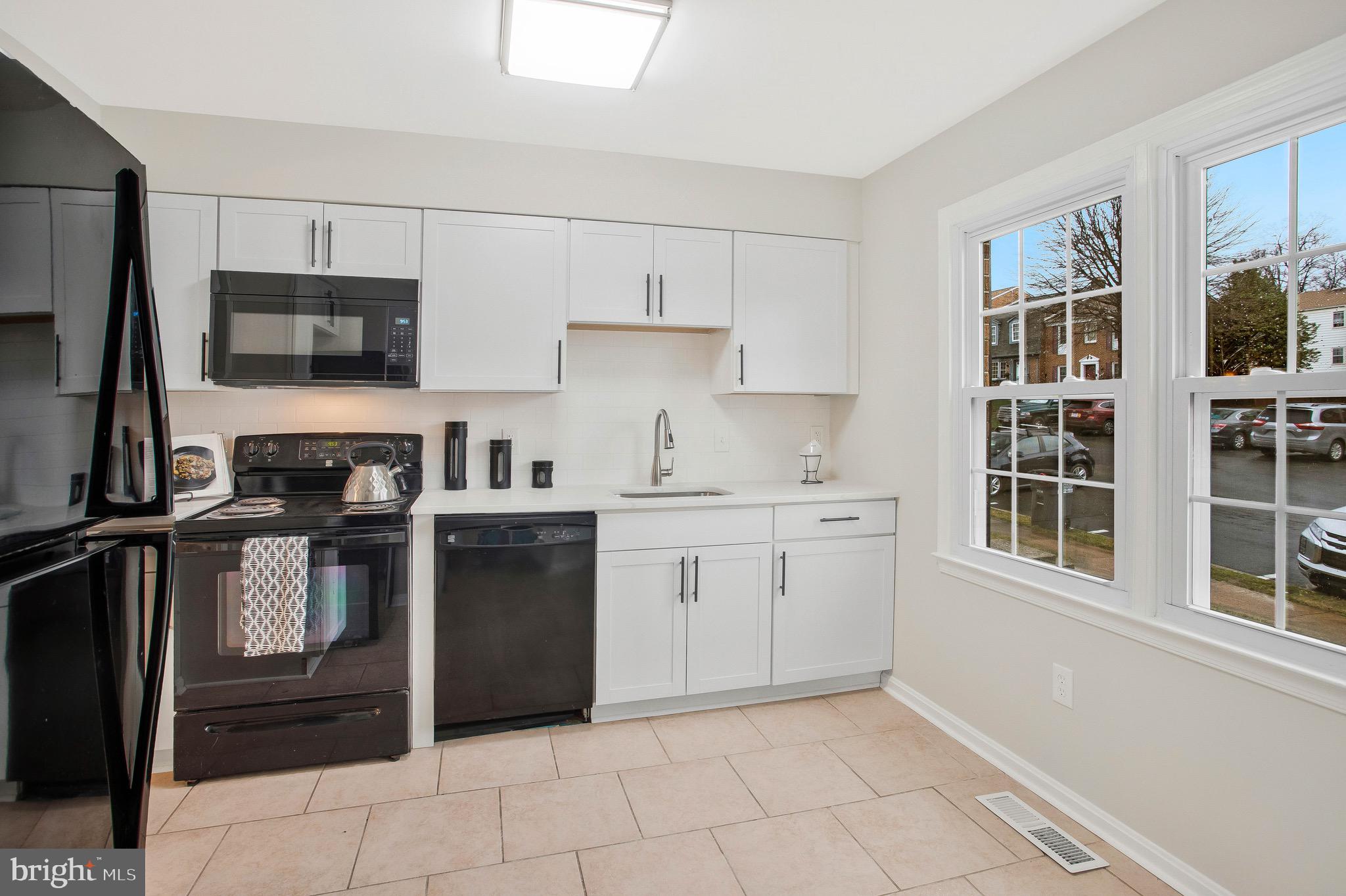 LAKE RIDGE - Residential