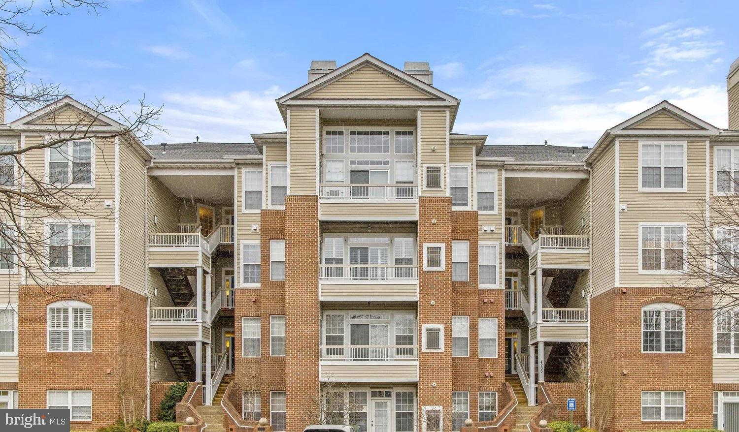 CHRISTOPHER AT CEDAR LAKES - Residential Lease