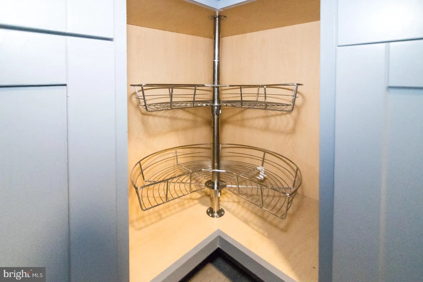 Trenton, New Jersey 08611, United States, 3 Bedrooms Bedrooms, ,1 BathroomBathrooms,Residential,Pending,200954